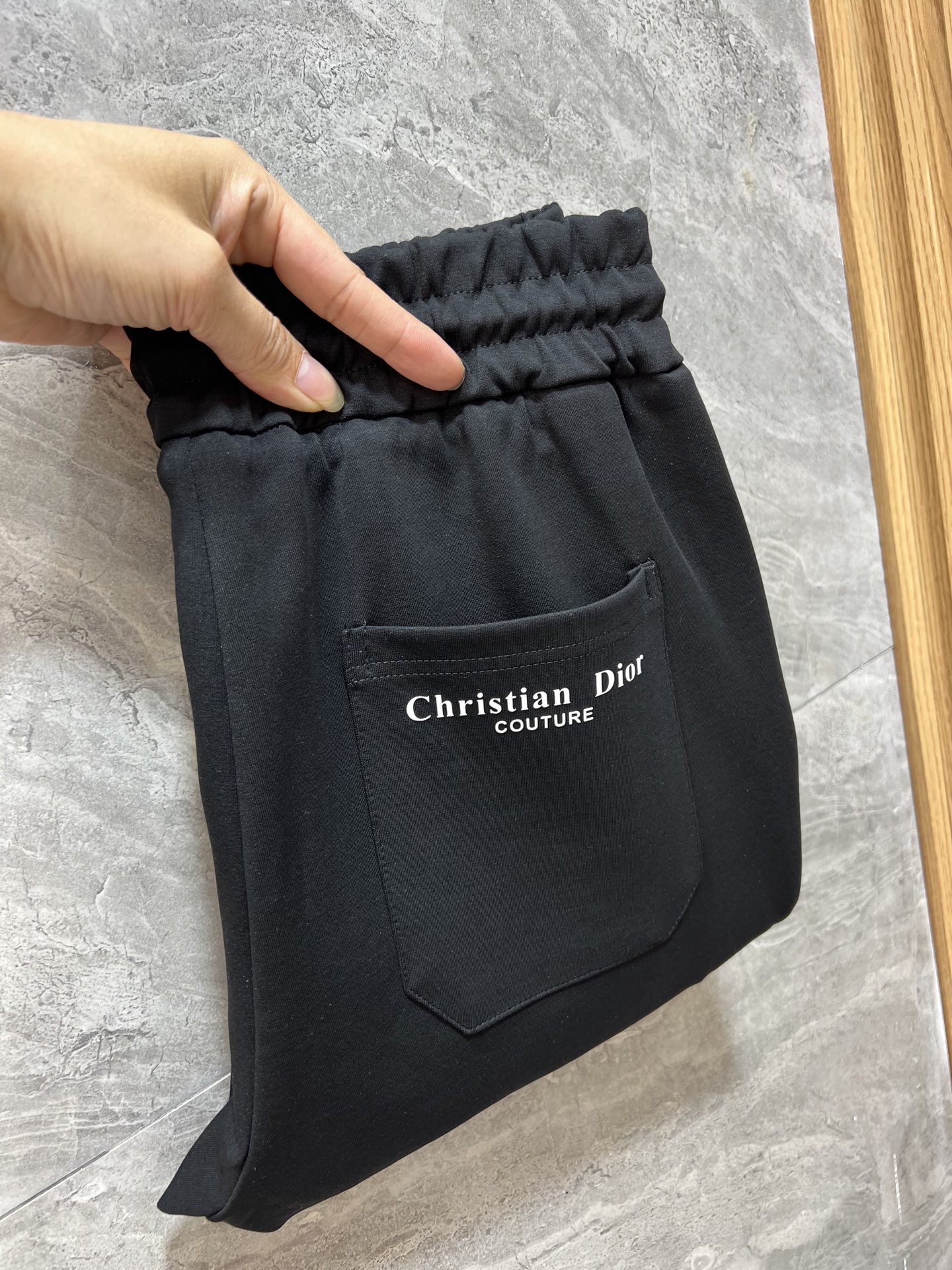 NO:685172,Dior/Dior 2025 autumn and winter new products, complete with three labels, casual pants, good products, no need to introduce too much, look at the details, counter size M-XXXL /140 upper body L,, dior, dior,19860909Dior/迪奥 2025秋冬新品 三标齐全 休闲裤 好货不用过多介绍 看细节 专柜码数M-XXXL /140上身L,,dior,dior,,Men's clothing