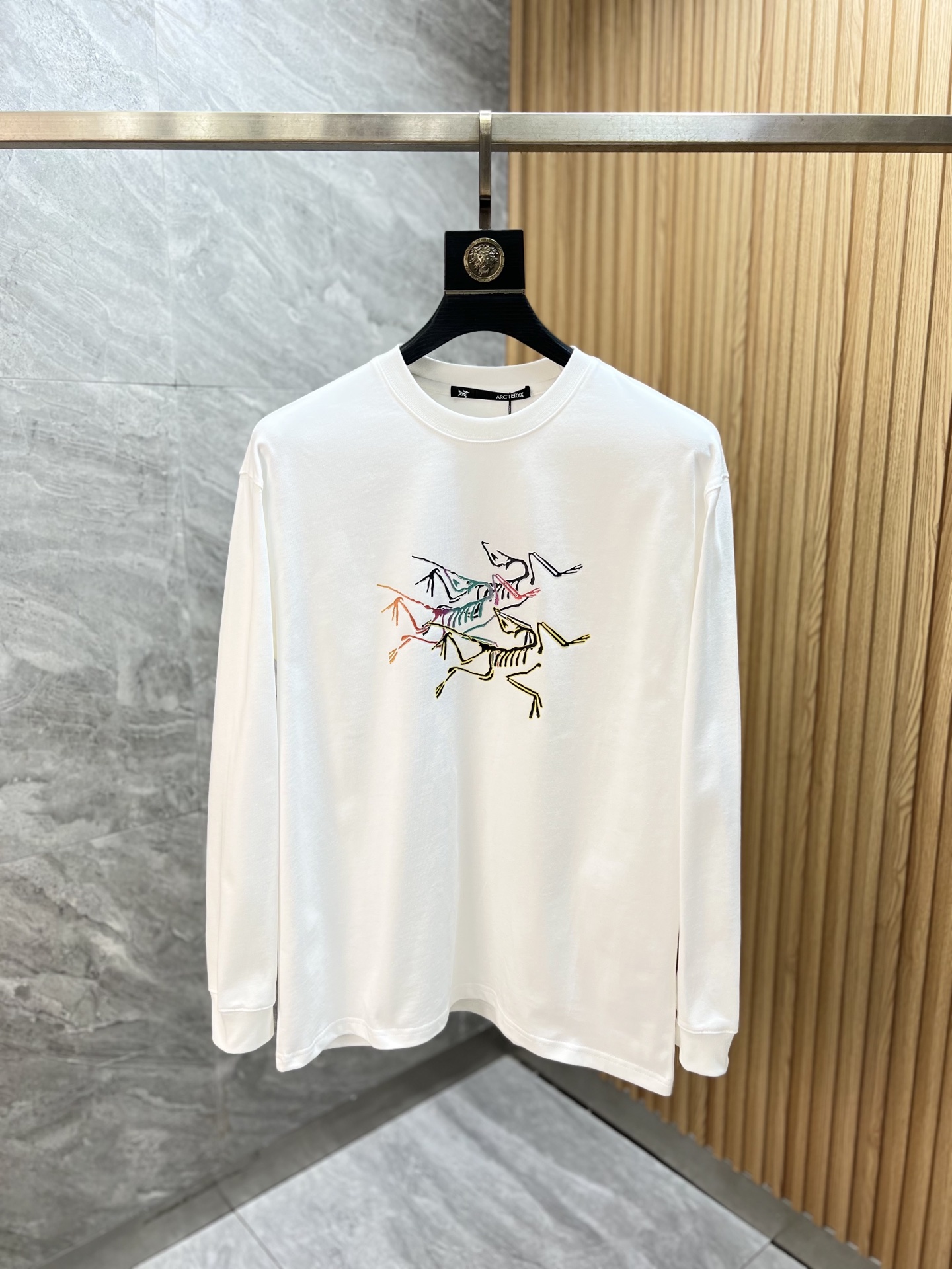 NO:685143,Arc/Arc'teryx 2025 autumn and winter new products, complete with three labels, round neck long-sleeved bottoming shirt, good product, no need to introduce too much, look at the details, counter size M-XXXL 175/140, recommended L, arc'teryx,19860909Arc/始祖鸟 2025年秋冬新品上新 三标齐全 圆领长袖打底衫 好货不用过多介绍 看细节 专柜码数M-XXXL 175/140建议L,arc'teryx,,Men's clothing