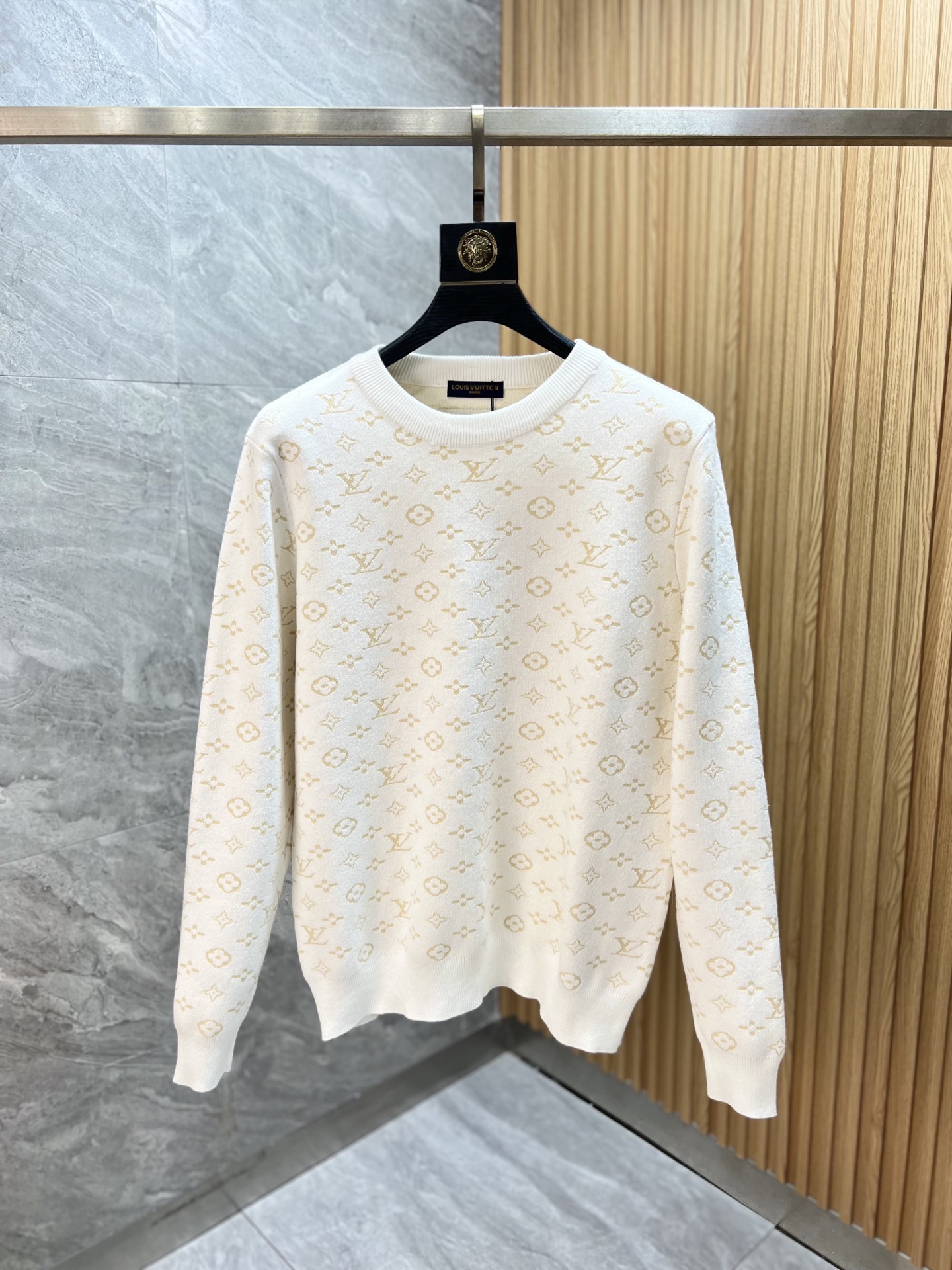 NO:597007,LV/Louis Vuitton 2025 autumn and winter new products, complete with three labels, round neck sweater, good product, no need to introduce too much, look at the details, counter size M-XXXL /140 recommended L,, louis vuitton, louis vuitton, sweaters, alexander wang19860909LV/路易威登 2025年秋冬新品上新 三标齐全 圆领毛衣 好货不用过多介绍 看细节 专柜码数M-XXXL /140建议L,,louis vuitton,louis vuitton,sweaters,alexander wang,Men's clothing