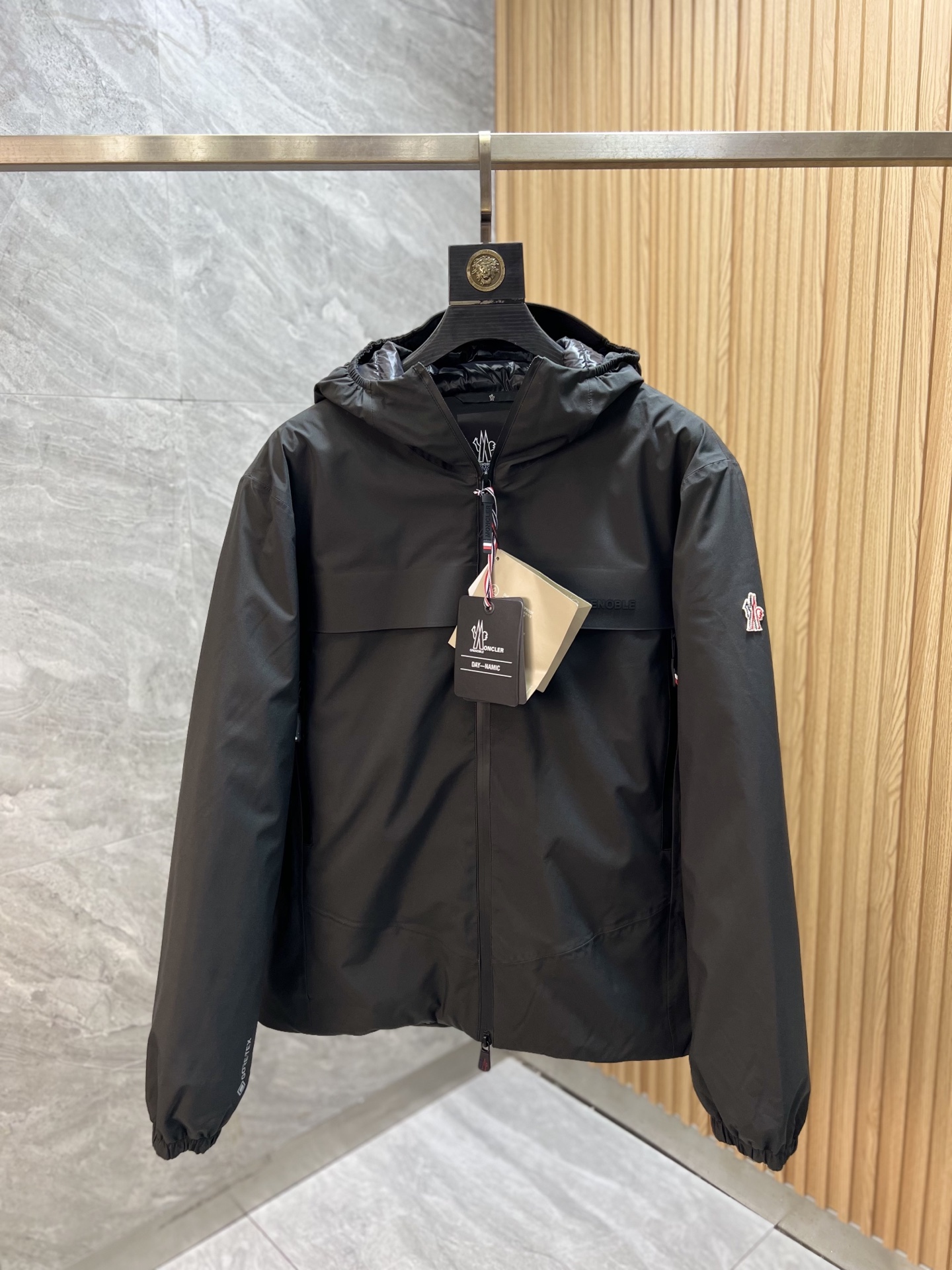 NO:624915,Moncler/Mongolian New Products for Autumn and Winter 2025 Complete with Three Standards, Full and Full 90 White Goose Down Down Jackets Good Products Need Not Too Much Introduction, Look at the Details Counter Sizes 1-5/140 Recommend 2 Sizes, Moncler, down jacket, alexander wang19860909Moncler/蒙口 2025年秋冬新品上新 三标齐全 充实饱满90白鹅绒 羽绒服 好货不用过多介绍 看细节 专柜码数1-5码 /140建议2码,,Moncler,down jacket,alexander wang,Men's clothing