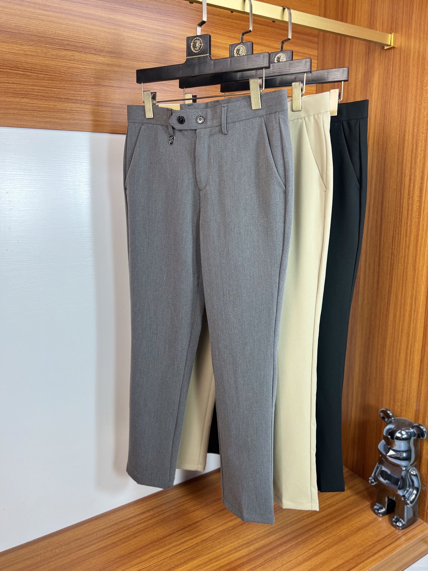 NO:628273,Burberry/Burberry 2025 autumn and winter new products, complete with three labels, trousers, casual pants, good products, no need to introduce too much, look at the details, counter size 29-38/140, upper body size 32,, burberry, burberry, alexander wang19860909Burberry/巴宝莉 2025秋冬新品 三标齐全 西裤 休闲裤 好货不用过多介绍 看细节 专柜码数29-38 /140上身32码,,burberry,burberry,alexander wang,Men's clothing
