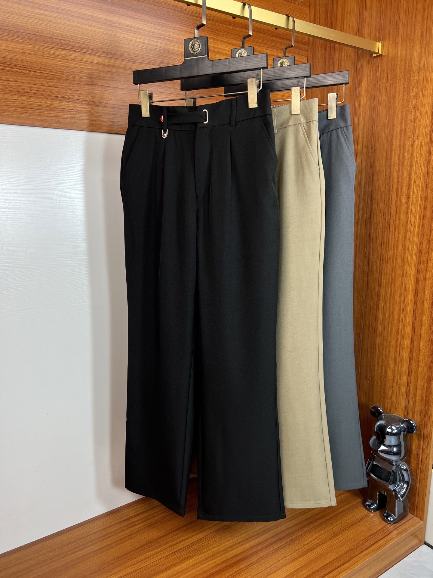 NO:628269,TB 2025 autumn and winter new products, complete with three labels, casual pants, good products, no need to introduce too much, look at the details, counter size M-4XL 175/140 upper body L,,alexander wang19860909TB 2025秋冬新品 三标齐全 休闲裤 好货不用过多介绍 看细节 专柜码数M-4XL 175/140上身L,,alexander wang,Men's clothing