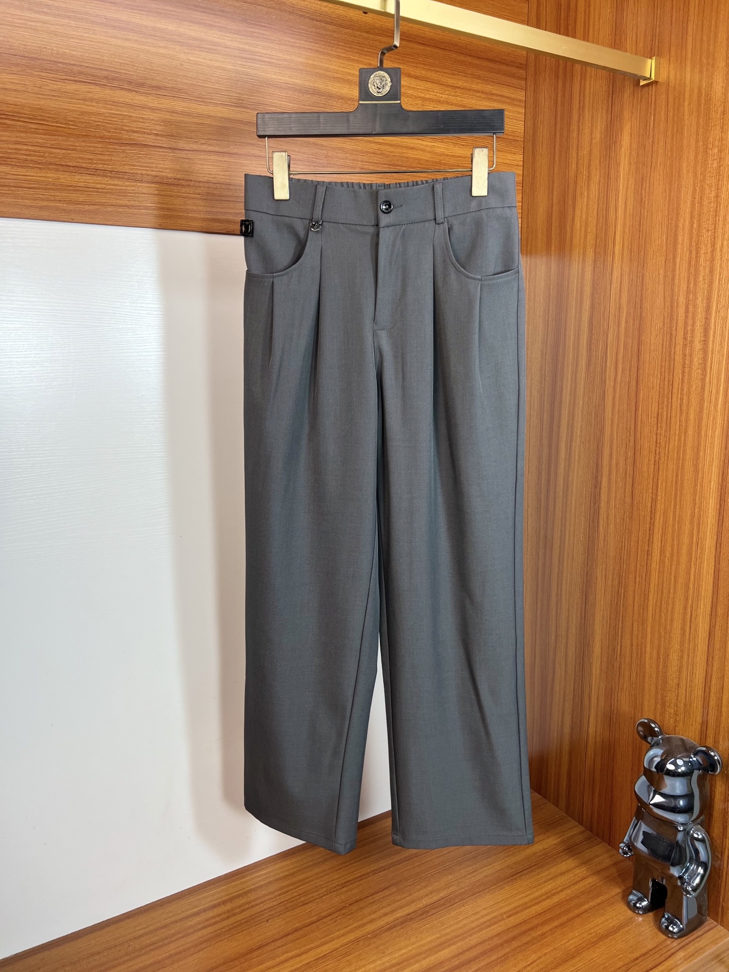 NO:691806,LV/Louis Vuitton 2025 autumn and winter new products, complete with three labels, casual pants, good products, no need to introduce too much, look at the details, counter size M-4XL /140 upper body L,, louis vuitton, louis vuitton,19860909LV/路易威登 2025秋冬新品 三标齐全 休闲裤 好货不用过多介绍 看细节 专柜码数M-4XL /140上身L,,louis vuitton,louis vuitton,,Men's clothing