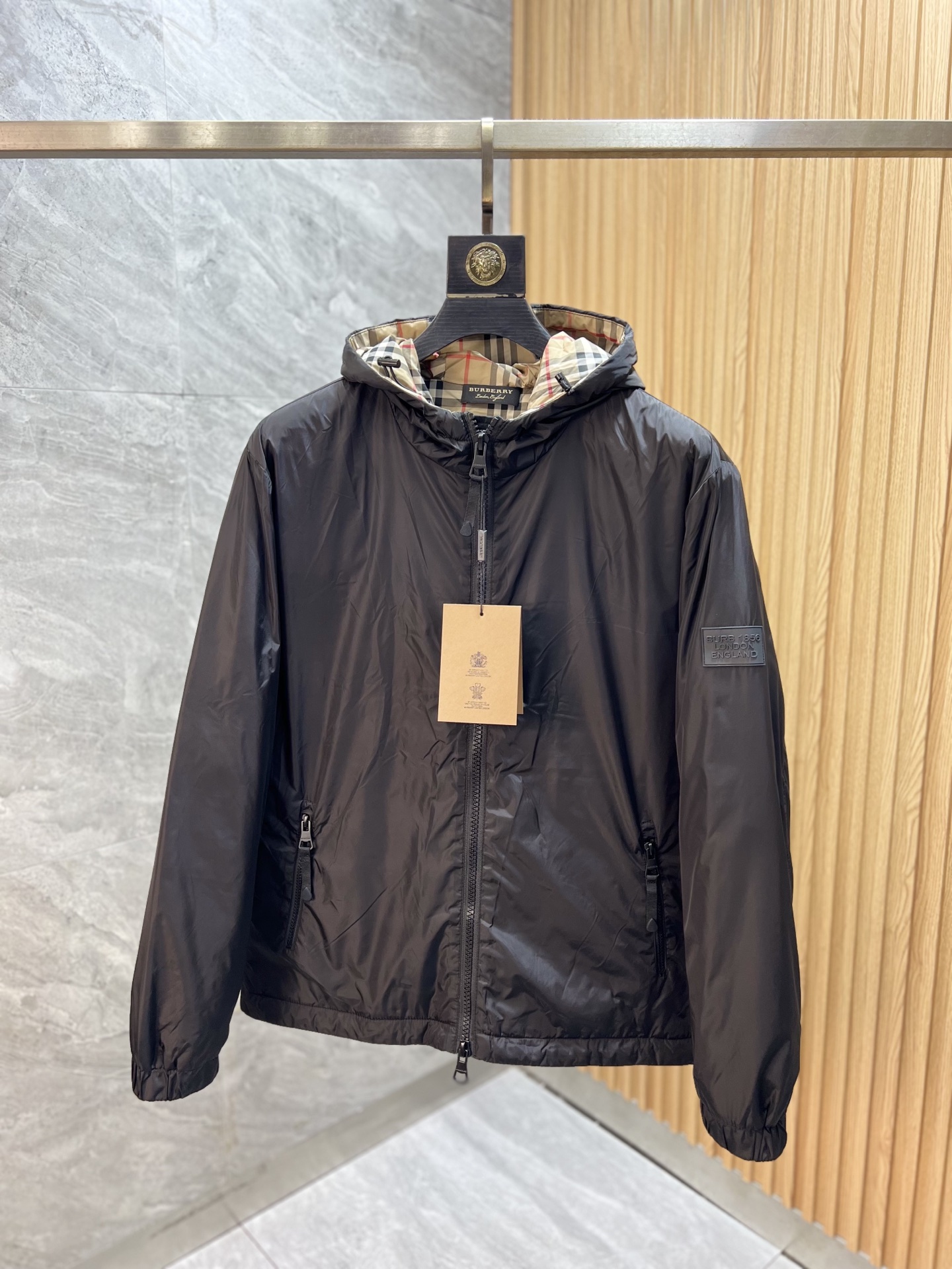 NO:647134,Burberry/Burberry 2025 new autumn and winter new products, complete with three labels, down jackets, good products, no need to introduce too much, look at the details, counter size M-XXXL 175/140, recommended L,, burberry, burberry, down jacket, alexander wang19860909Burberry/巴宝莉 2025年秋冬新品上新 三标齐全 羽绒服 好货不用过多介绍 看细节 专柜码数M-XXXL 175/140建议L,,burberry,burberry,down jacket,alexander wang,Men's clothing