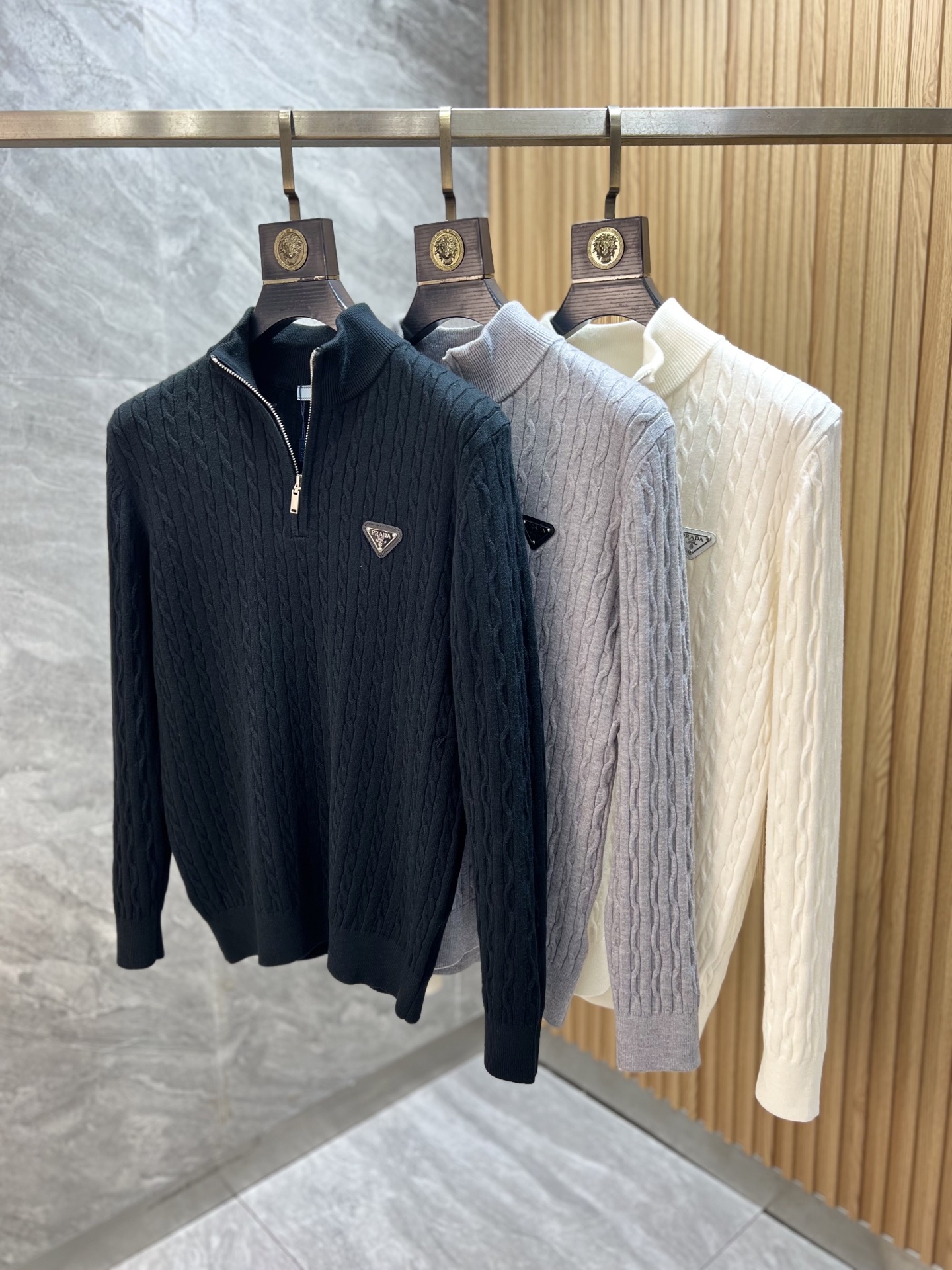 NO:599042,Prada/Prada 2025 new autumn and winter new products, complete with three labels, thickened sweaters, good products, no need to introduce too much, look at the details, counter size M-XXXL 175/140, recommended L,, prada, prada, sweaters, alexander wang19860909Prada/普拉达 2025年秋冬新品上新 三标齐全 加厚毛衣 好货不用过多介绍 看细节 专柜码数M-XXXL 175/140建议L,,prada,prada,sweaters,alexander wang,Men's clothing