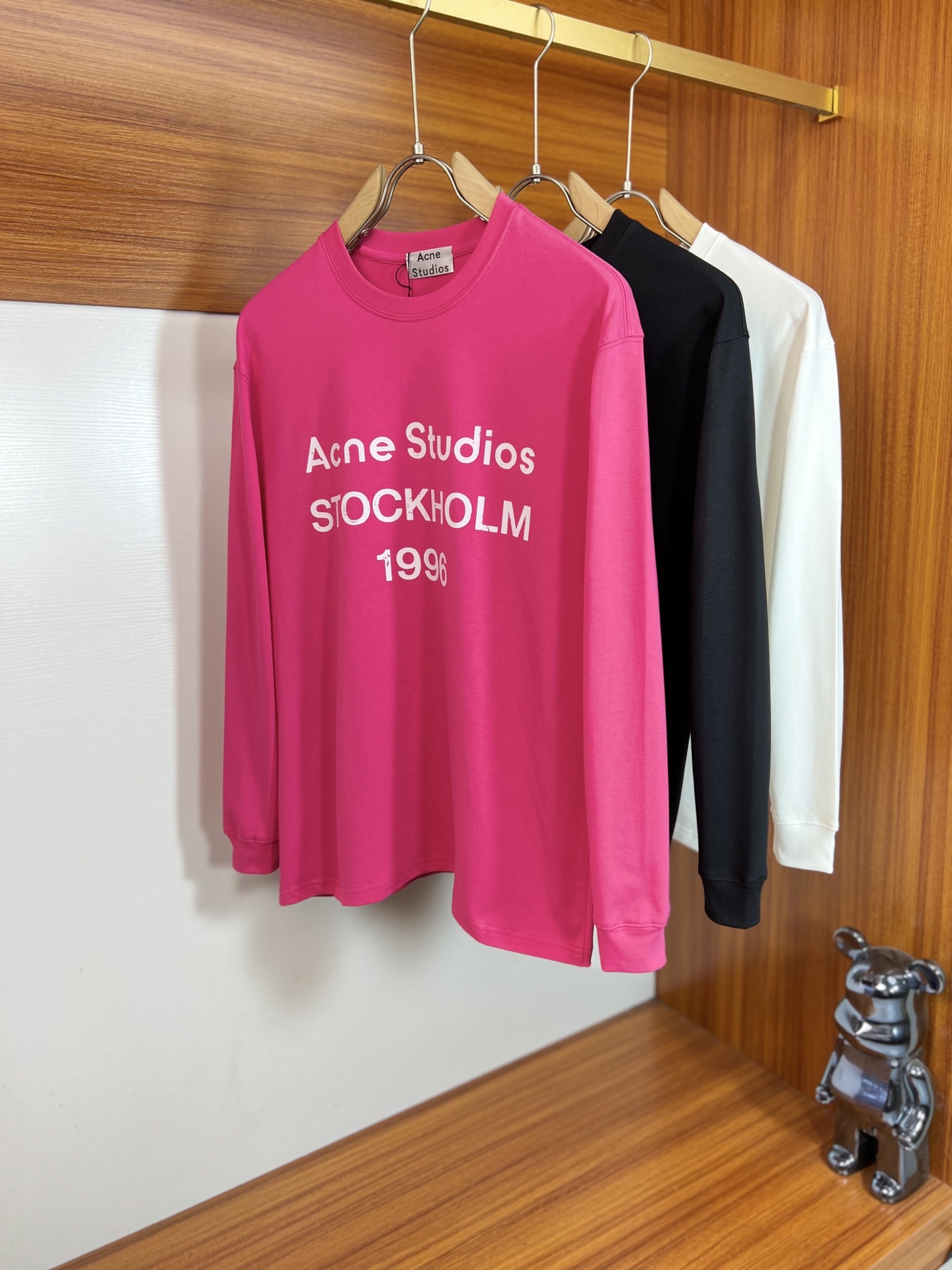 NO:599048,Acne 2025 autumn and winter new products, complete with three labels, round neck long-sleeved bottoming shirt, good product, no need to introduce too much, look at the details, counter size S-XXL 175/140, recommended M,,acne studios,alexander wang19860909Acne 2025年秋冬新品上新 三标齐全 圆领长袖打底衫 好货不用过多介绍 看细节 专柜码数S-XXL 175/140建议M,,acne studios,alexander wang,Men's clothing