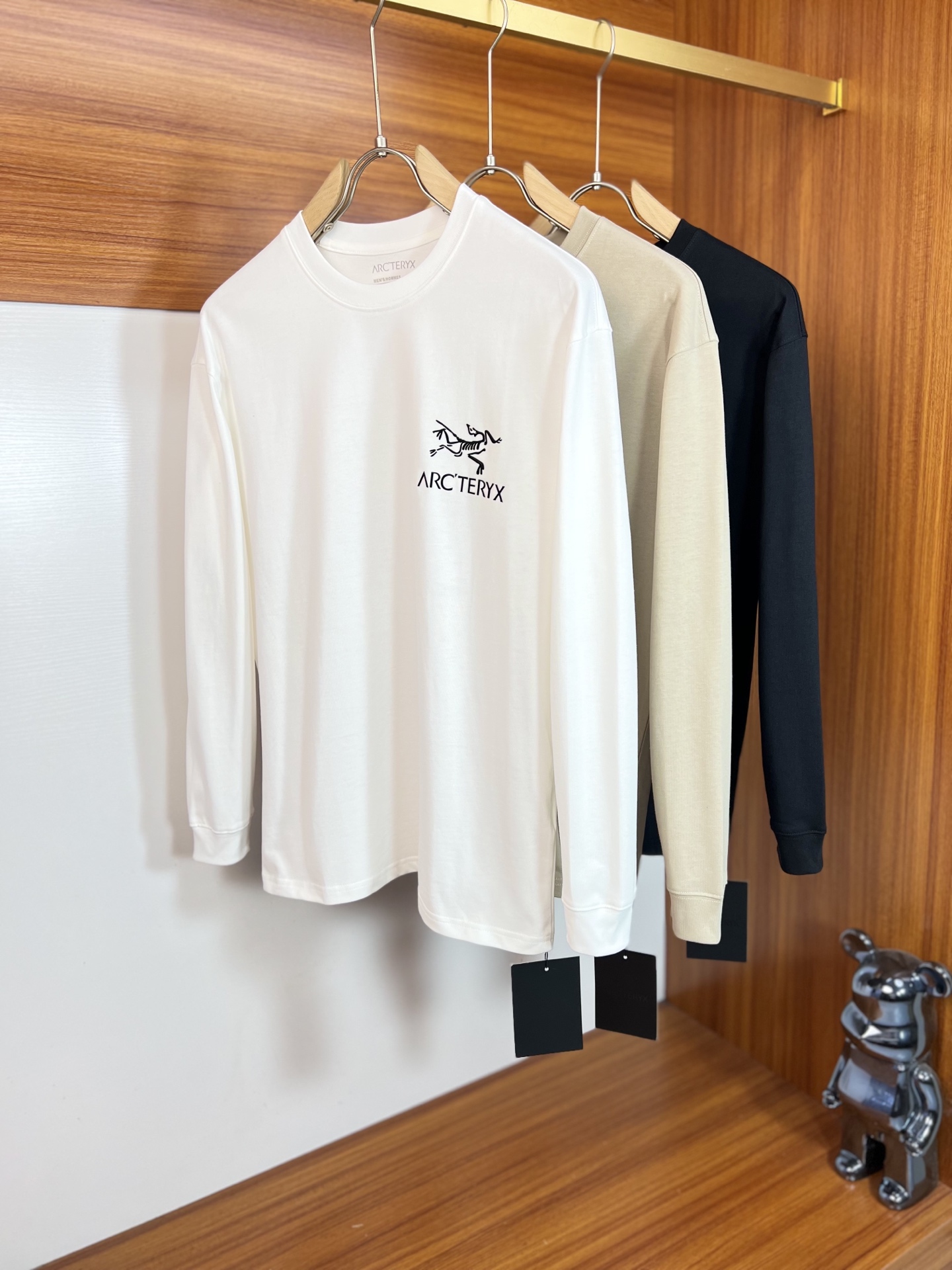 NO:599100,Arc/Arc'teryx 2025 autumn and winter new products, complete with three labels, round neck long-sleeved bottoming shirt, good product, no need to introduce too much, look at the details, counter size S-XXL 175/140, recommended M, arc'teryx, alexander wang19860909Arc/始祖鸟 2025年秋冬新品上新 三标齐全 圆领长袖打底衫 好货不用过多介绍 看细节 专柜码数S-XXL 175/140建议M,arc'teryx,alexander wang,Men's clothing