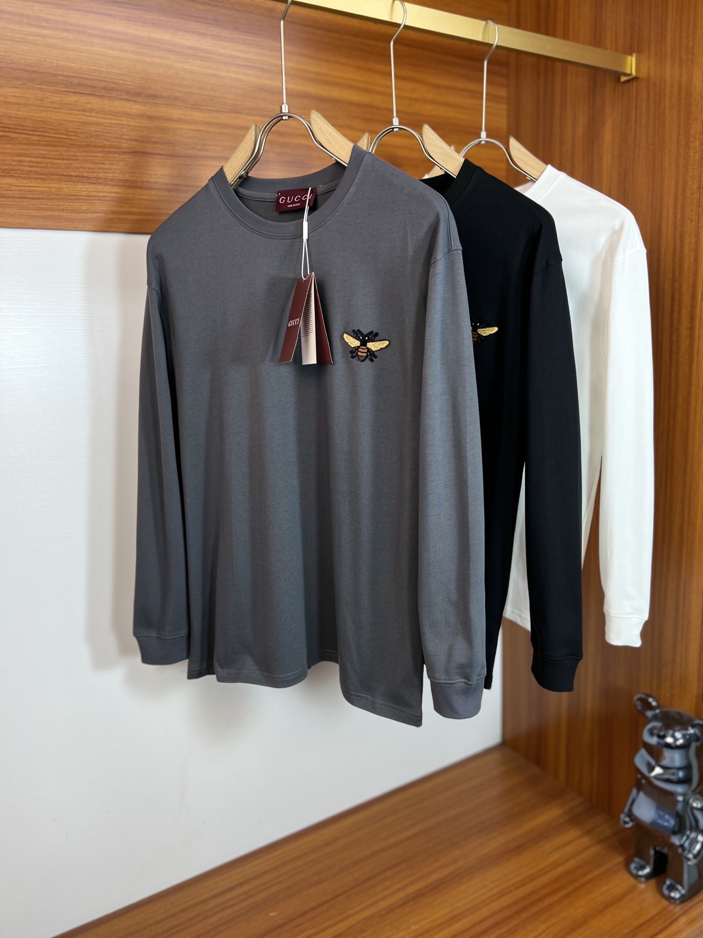 NO:599053,Gucci/Gucci 2025 autumn and winter new products, complete with three labels, round neck long-sleeved bottoming shirt, good product without too much introduction, look at the details, counter size S-XXL 175/140, recommended M,, gucci, alexander wang19860909Gucci/古奇 2025年秋冬新品上新 三标齐全 圆领长袖打底衫 好货不用过多介绍 看细节 专柜码数S-XXL 175/140建议M,,gucci,alexander wang,Men's clothing