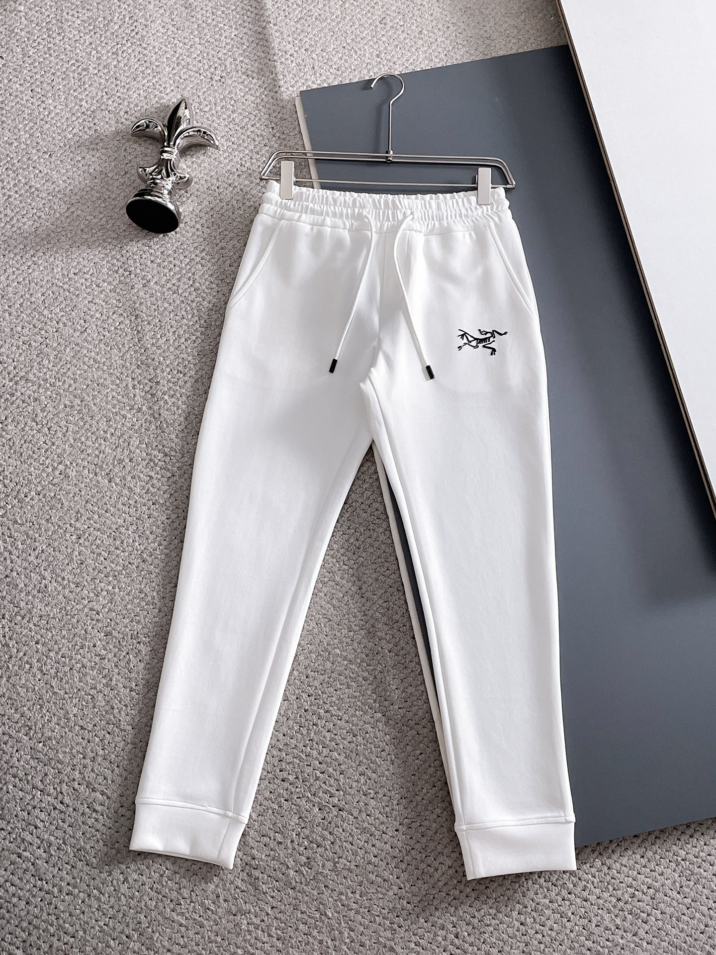 NO:600239,Arc/Archaeopteryx 2025 popular casual pants, high elasticity, slimming, simple and versatile, popular style, fine workmanship, every stitch can be seen attentive, favorite of many celebrities and Internet celebrities, elongating body proportions!  Slightly elastic ^_^Comfortable fabric Details Body size M-3XL, arc'teryx, alexander wang19860909Arc/始祖鸟 2025爆款休闲裤 高弹显瘦必爆简约百搭爆款,做工精细,每一针都看得到用心,超多明星网红最爱 拉长身材比例哦！微弹 ^_^舒适面料 细节体码数M-3XL,arc'teryx,alexander wang,Men's clothing