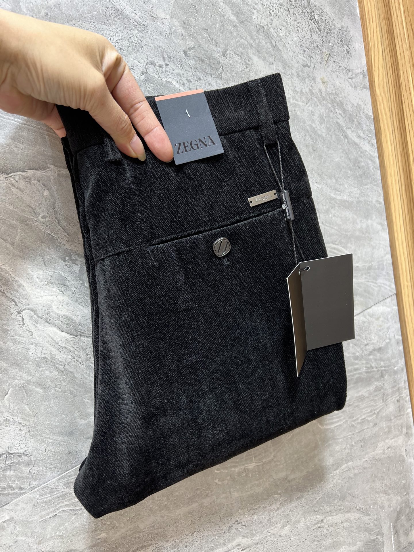 NO:601310,zZEGNA/Zegna 2025 autumn and winter new products, complete with three labels, trousers, casual pants, good products, no need to introduce too much, look at the details, counter size 29-38, 175/140 upper body size 32,,zegna,alexander wang19860909zZEGNA/杰尼亚 2025秋冬新品 三标齐全 西裤 休闲裤 好货不用过多介绍 看细节 专柜码数29-38 175/140上身32码,,zegna,alexander wang,Men's clothing