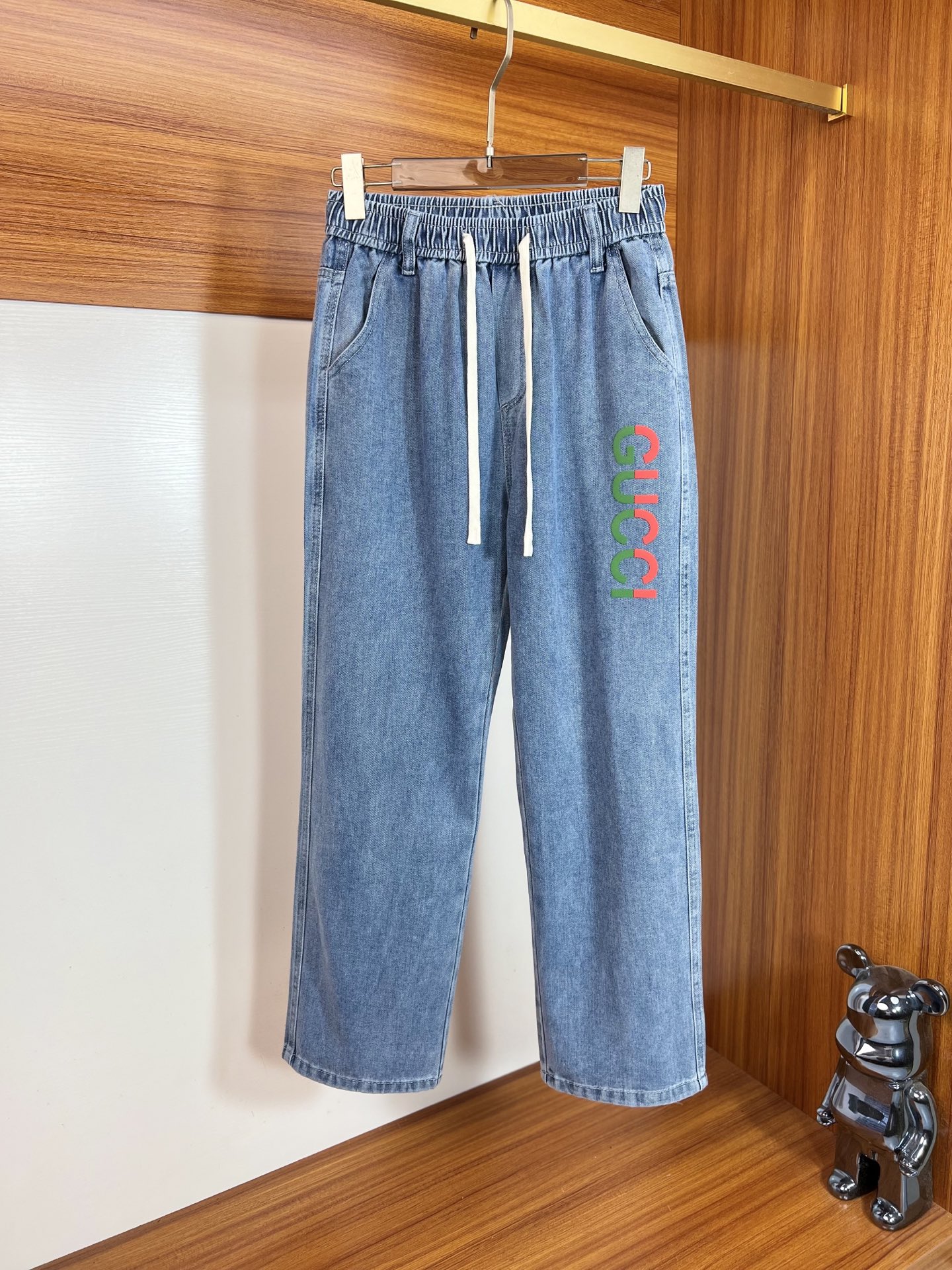 NO:623024,Gucci/Gucci 2025 autumn and winter new products, complete with three labels, jeans and casual pants. Good products need no introduction. Look at the details. Counter size 29 30 31 32 33 34 175/140 upper body 31,,gucci,jeans,alexander wang19860909Gucci/古奇 2025秋冬新品 三标齐全 牛仔裤 休闲裤 好货不用过多介绍 看细节 专柜码数29 30 31 32 33 34 175/140上身31,,gucci,jeans,alexander wang,Men's clothing