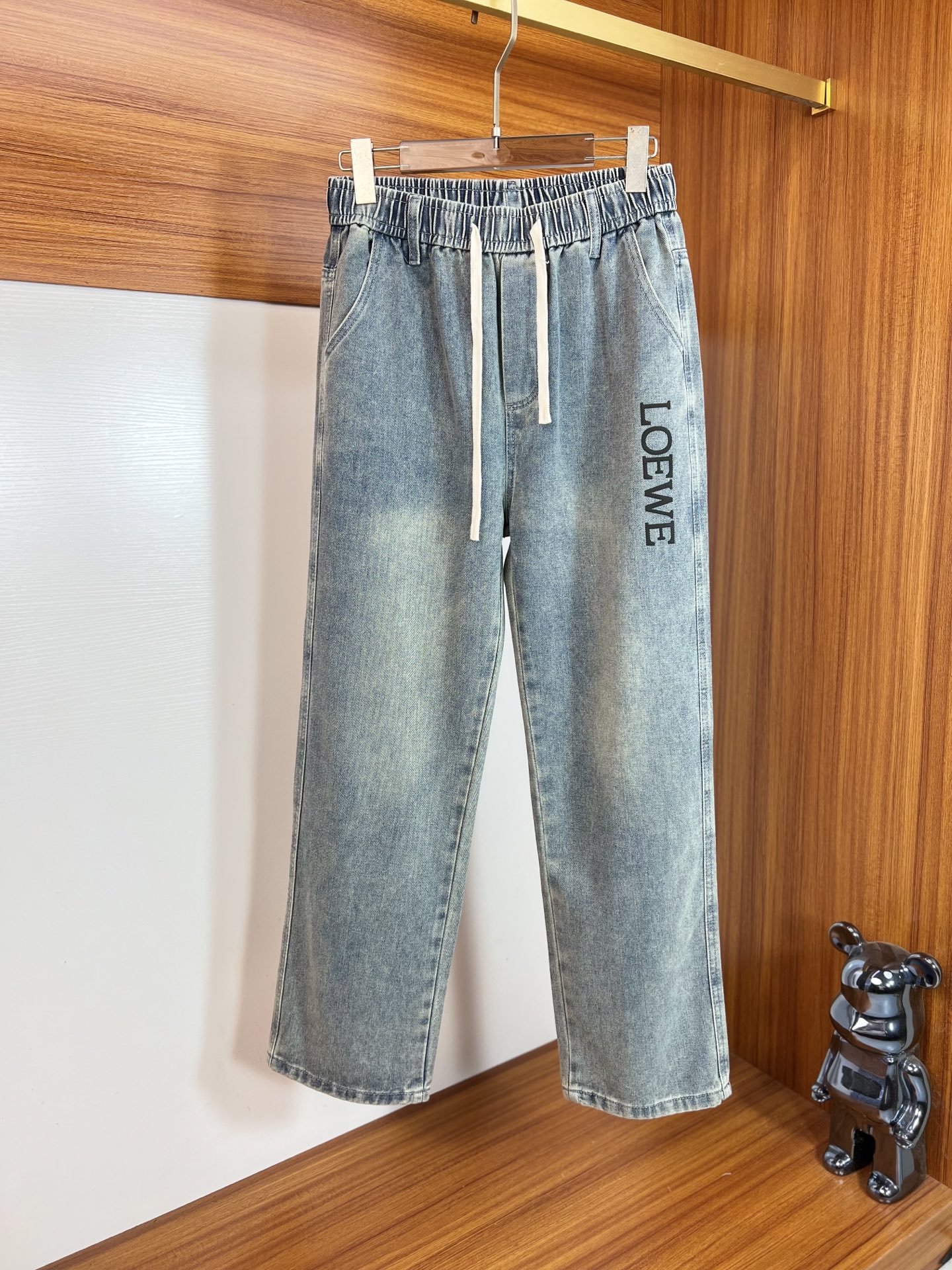 NO:623036,Loewe/Luoyiwei 2025 autumn and winter new products, complete with three labels, jeans and casual pants. Good products need no introduction. Look at the details. Counter size 29 30 31 32 33 34 175/140 upper body 31,,loewe,loewe,jeans,alexander wang19860909Loewe/罗意威 2025秋冬新品 三标齐全 牛仔裤 休闲裤 好货不用过多介绍 看细节 专柜码数29 30 31 32 33 34 175/140上身31,,loewe,loewe,jeans,alexander wang,Men's clothing