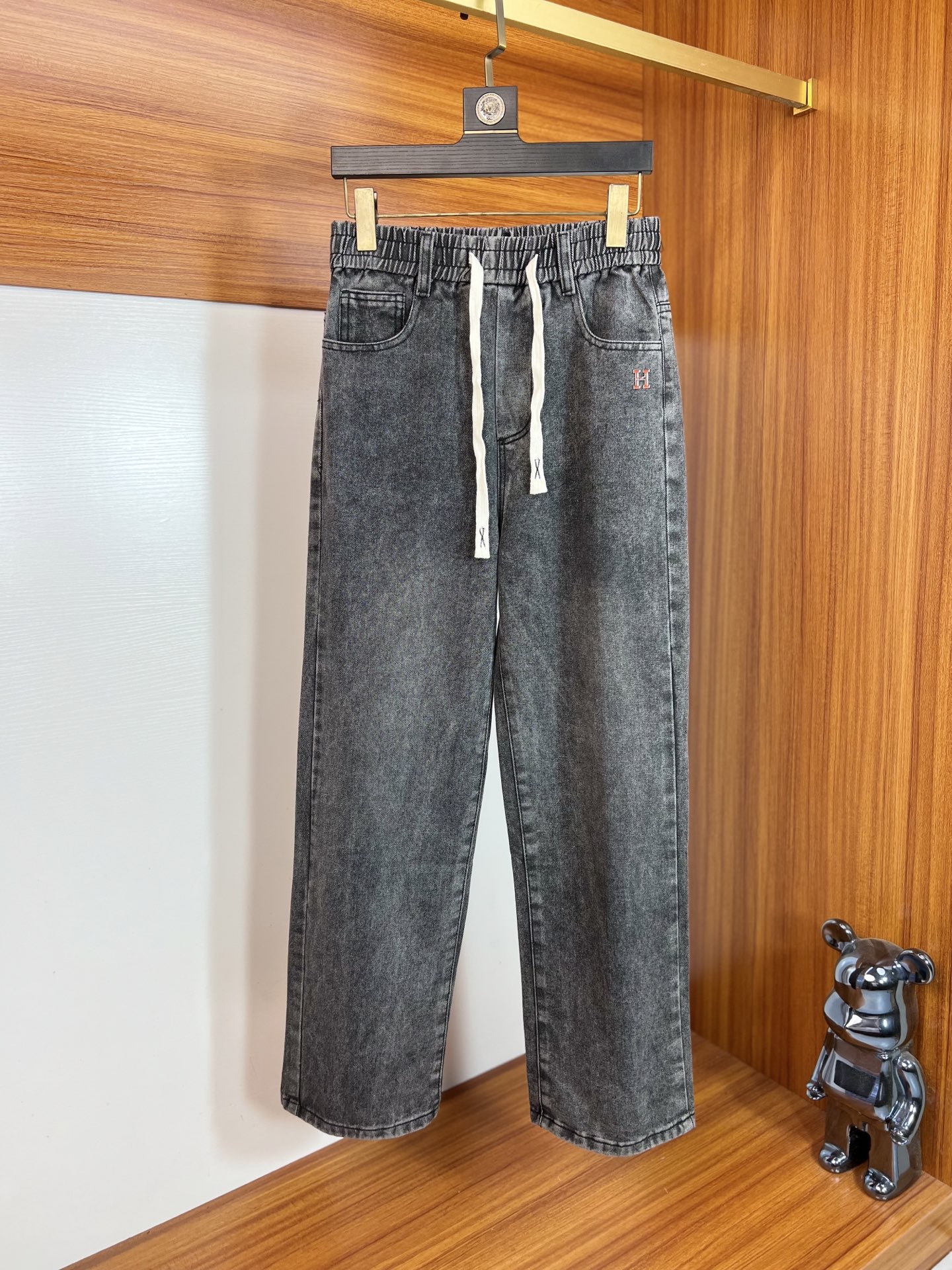 NO:623042,Hermes/Hermès 2025 autumn and winter new products, complete with three labels, jeans and casual pants. Good products need no introduction. Look at the details. Counter size M-XXXL 175/140 upper body L,,hermes,hermes,jeans,alexander wang19860909Hermes/爱马仕 2025秋冬新品 三标齐全 牛仔裤 休闲裤 好货不用过多介绍 看细节 专柜码数M-XXXL 175/140上身L,,hermes,hermes,jeans,alexander wang,Men's clothing