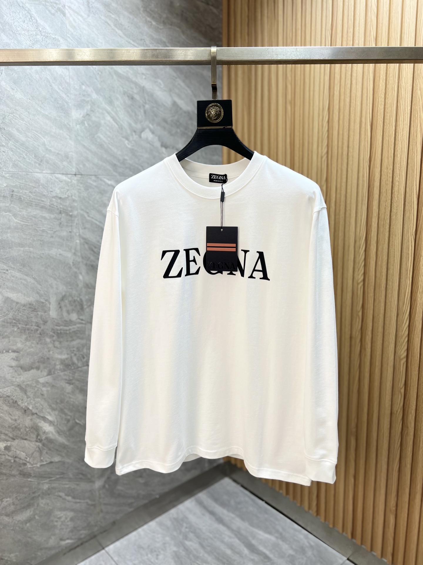 NO:607464,zZEGNA/Zegna 2025 autumn and winter new products, complete with three labels, round neck long-sleeved bottoming shirt, good product, no need to introduce too much, look at the details, counter size S-XXL /140 recommended M,,zegna,alexander wang19860909zZEGNA/杰尼亚 2025年秋冬新品上新 三标齐全 圆领长袖打底衫 好货不用过多介绍 看细节 专柜码数S-XXL /140建议M,,zegna,alexander wang,Men's clothing