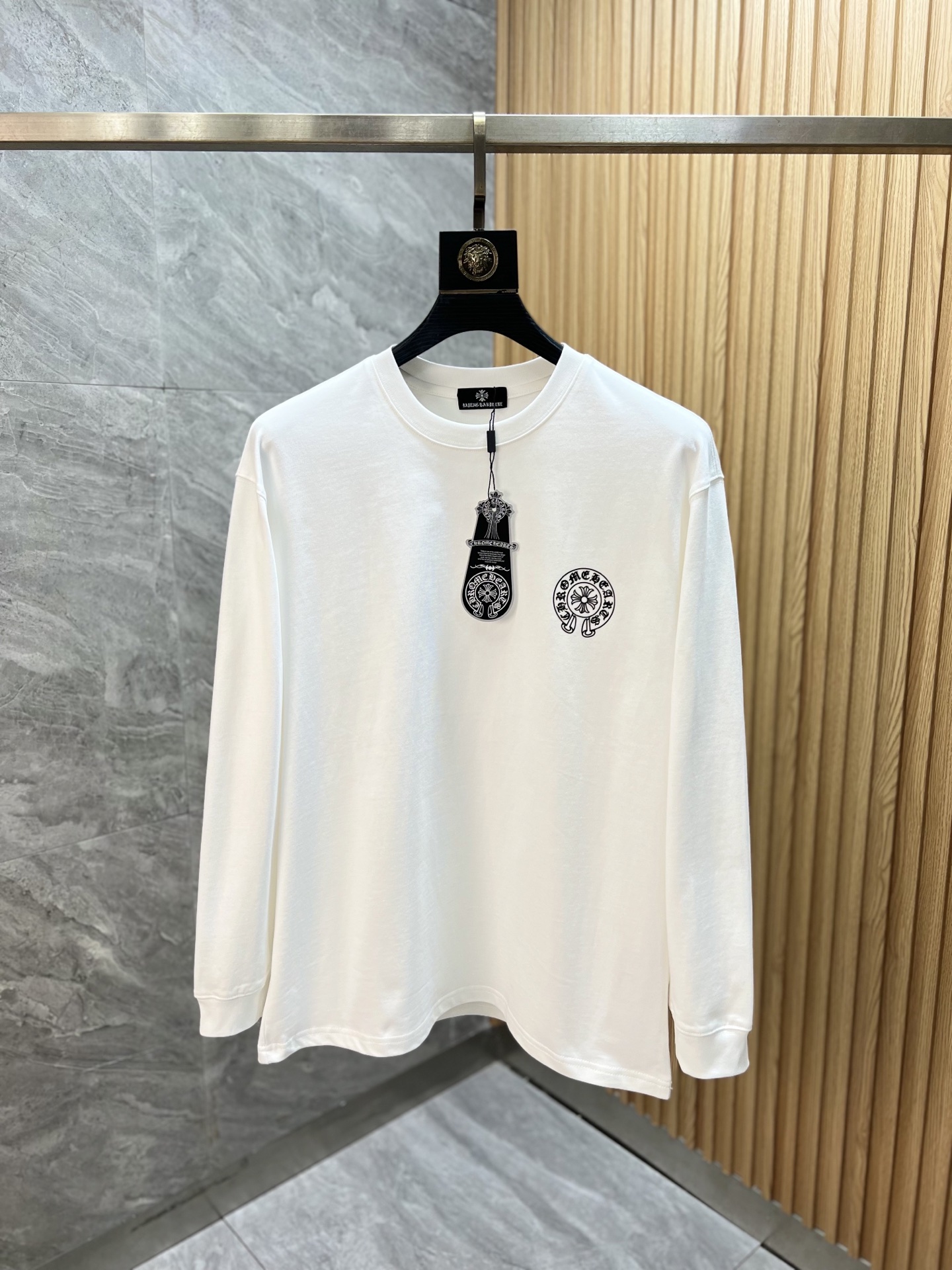 NO:607472,Ch/Chrome Hearts 2025 Autumn and Winter New Products Complete with Three Standards Round Neck Long Sleeve Bottoming Shirt Good product without too much introduction. Look at the details. Counter size S-XXL/140 recommended M,,chrome hearts,alexander wang19860909Ch/克罗心 2025年秋冬新品上新 三标齐全 圆领长袖打底衫 好货不用过多介绍 看细节 专柜码数S-XXL /140建议M,,chrome hearts,alexander wang,Men's clothing
