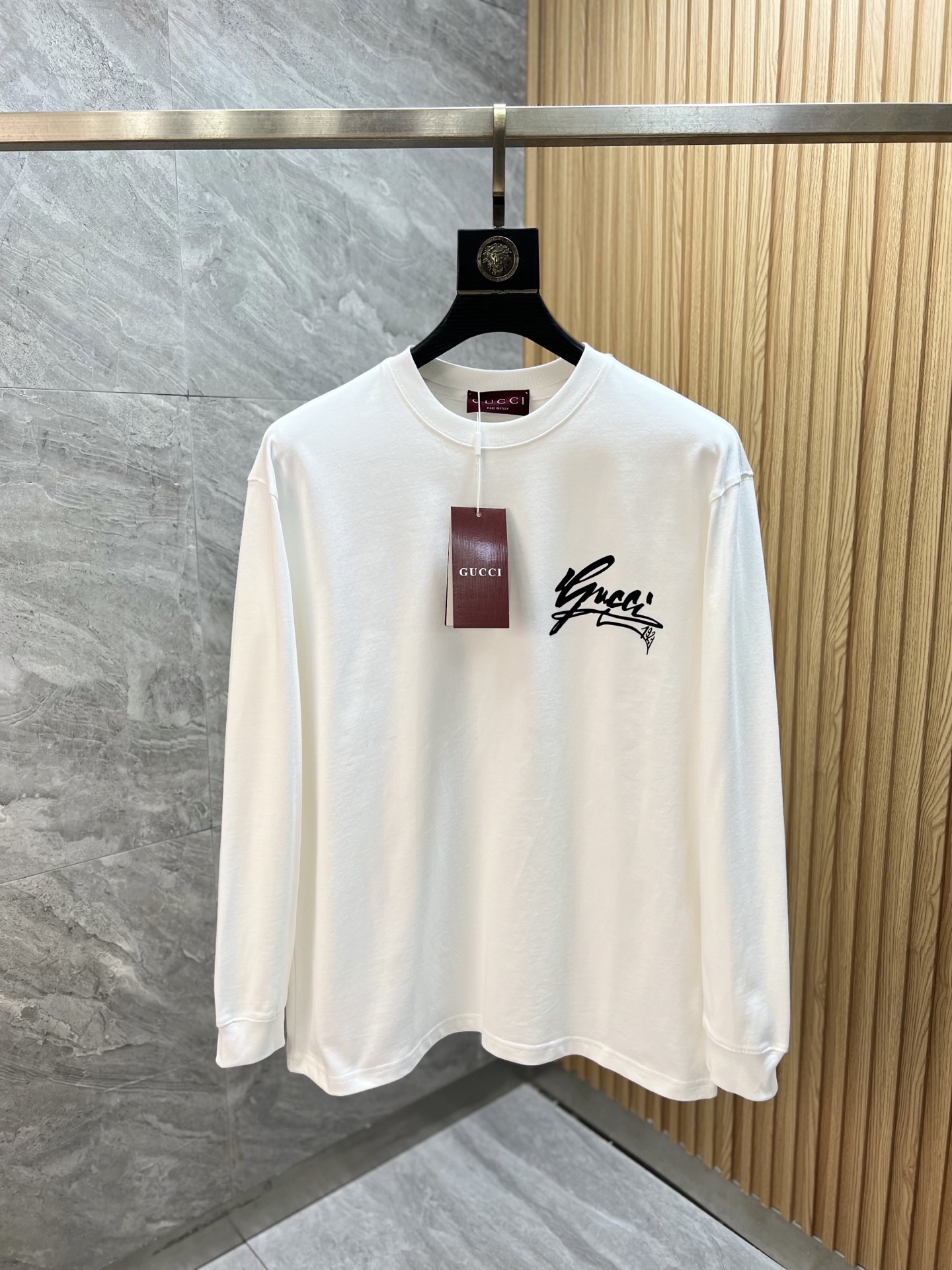 NO:609925,Gucci/Gucci 2025 autumn and winter new products, complete with three labels, round neck long-sleeved bottoming shirt, good product, no need to introduce too much, look at the details, counter size S-XXL /140 recommended M,, gucci, alexander wang19860909Gucci/古奇 2025年秋冬新品上新 三标齐全 圆领长袖打底衫 好货不用过多介绍 看细节 专柜码数S-XXL /140建议M,,gucci,alexander wang,Men's clothing