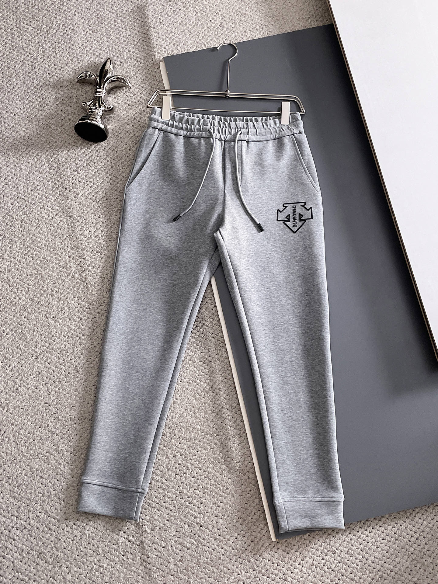 _ddL9srszh_ujXM4g0Fp9Fh1o0bAKfEZqy3xnxpw