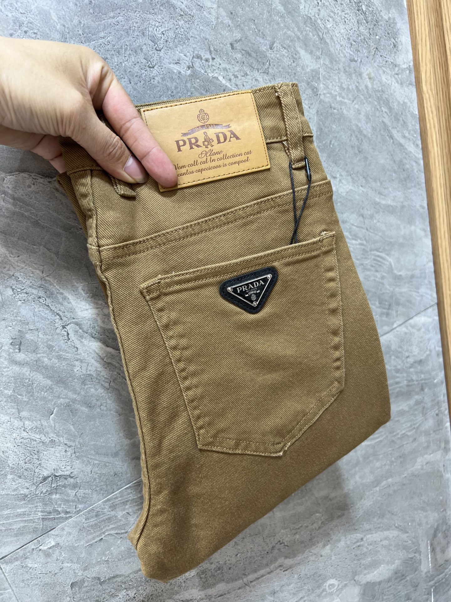 NO:612000,Prada/Prada 2025 autumn and winter new products, complete with three labels, jeans, good products, no need to introduce too much, look at the details, counter size 29-38/140 upper body size 32,, prada, prada, jeans, alexander wang19860909Prada/普拉达 2025秋冬新品 三标齐全 牛仔裤 好货不用过多介绍 看细节 专柜码数29-38 /140上身32码,,prada,prada,jeans,alexander wang,Men's clothing