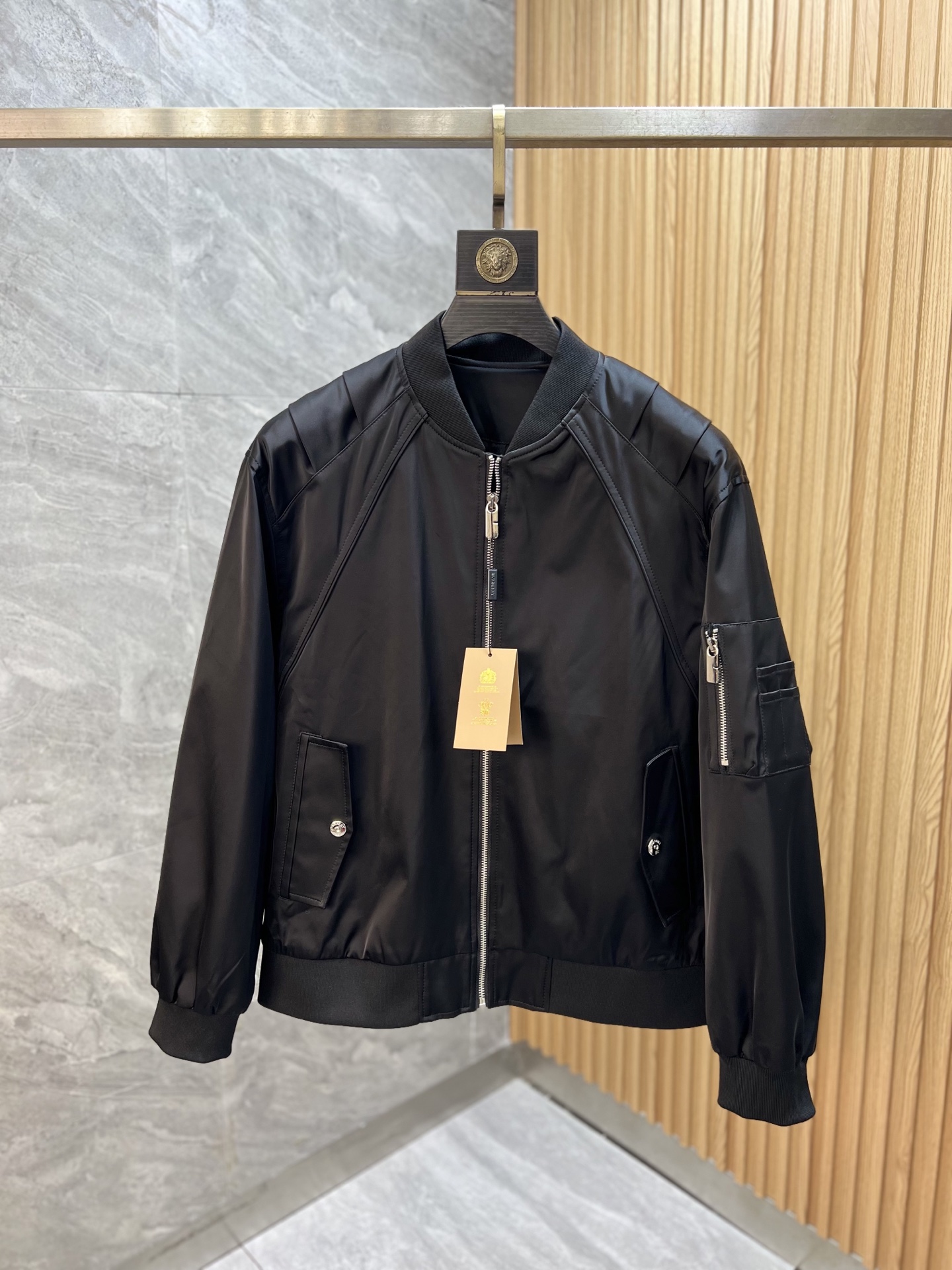 NO:612038,Burberry/Burberry 2025 new autumn and winter new products, complete with three labels, jackets and coats. Good products need no introduction. Look at the details. Counter size M-XXXL /140 recommended L,,burberry,burberry,jackets & coats,jackets & coats,alexander wang19860909Burberry/巴宝莉 2025年秋冬新品上新 三标齐全 夹克外套 好货不用过多介绍 看细节 专柜码数M-XXXL /140建议L,,burberry,burberry,jackets & coats,jackets & coats,alexander wang,Men's clothing