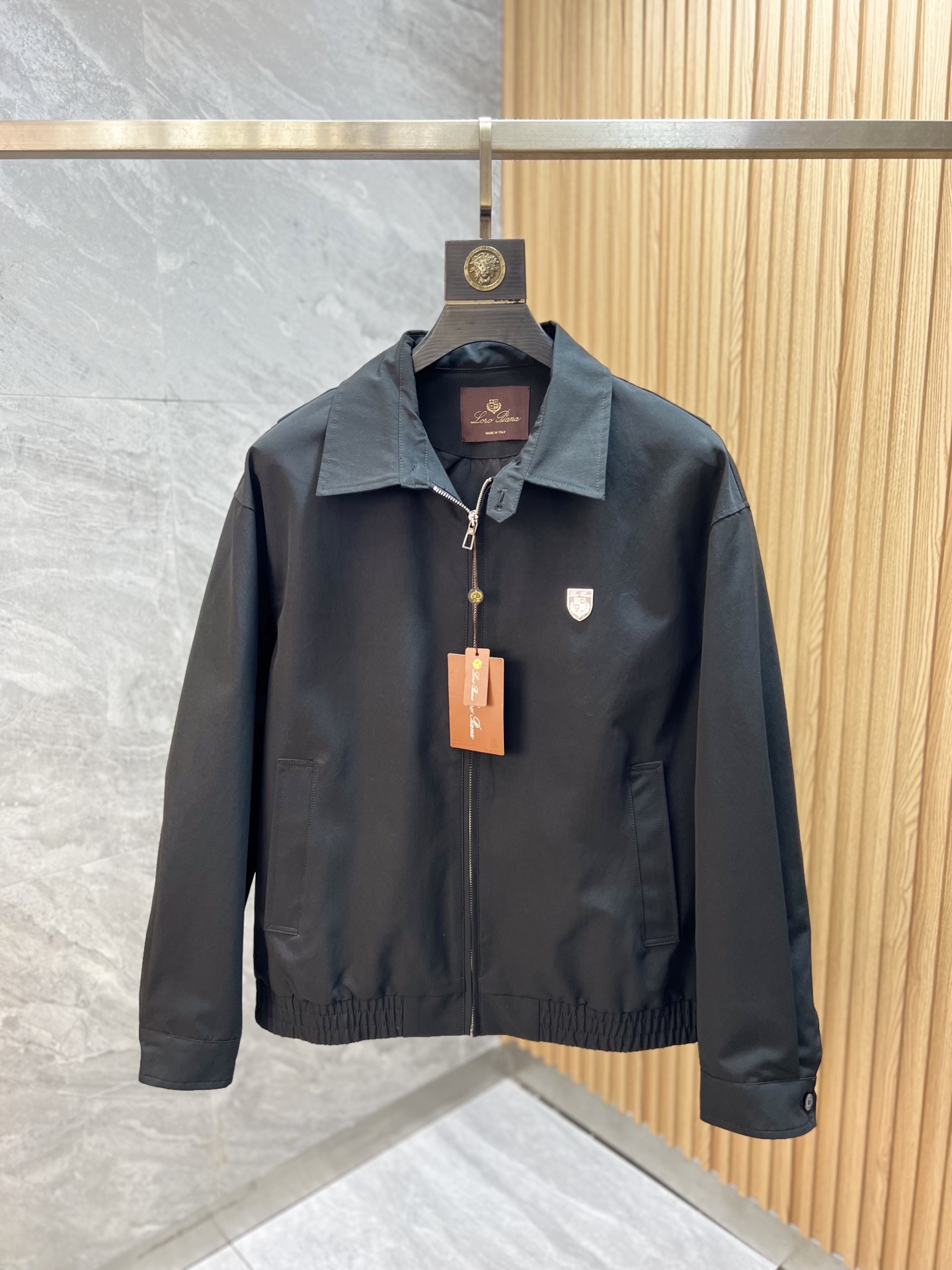 NO:612044,LP New arrivals for autumn and winter, complete with three labels, jackets and coats, good products, no need to introduce too much, look at the details, counter size M-XXXL /140 recommended L,,loro piana,jackets & coats,jackets & coats,alexander wang19860909LP 年秋冬新品上新 三标齐全 夹克外套 好货不用过多介绍 看细节 专柜码数M-XXXL /140建议L,,loro piana,jackets & coats,jackets & coats,alexander wang,Men's clothing