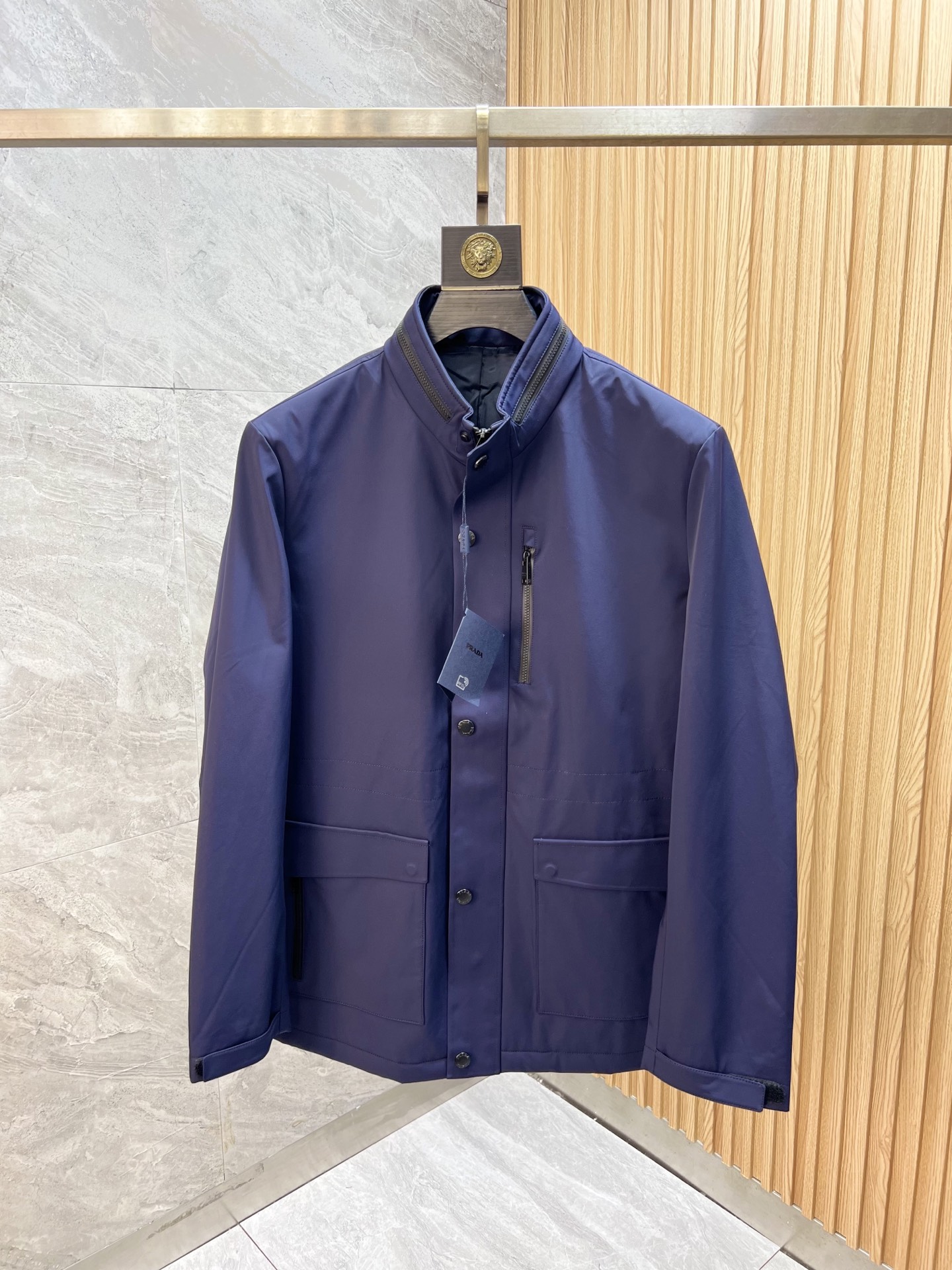 NO:612050,Prada/Prada 2025 new autumn and winter new products, complete with three labels, jackets and coats. Good products need no introduction. Look at the details. Counter size M-XXL 175/140 recommended L,, prada, prada, jackets & coats, jackets & coats, alexander wang19860909Prada/普拉达 2025年秋冬新品上新 三标齐全 夹克外套 好货不用过多介绍 看细节 专柜码数M-XXL 175/140建议L,,prada,prada,jackets & coats,jackets & coats,alexander wang,Men's clothing