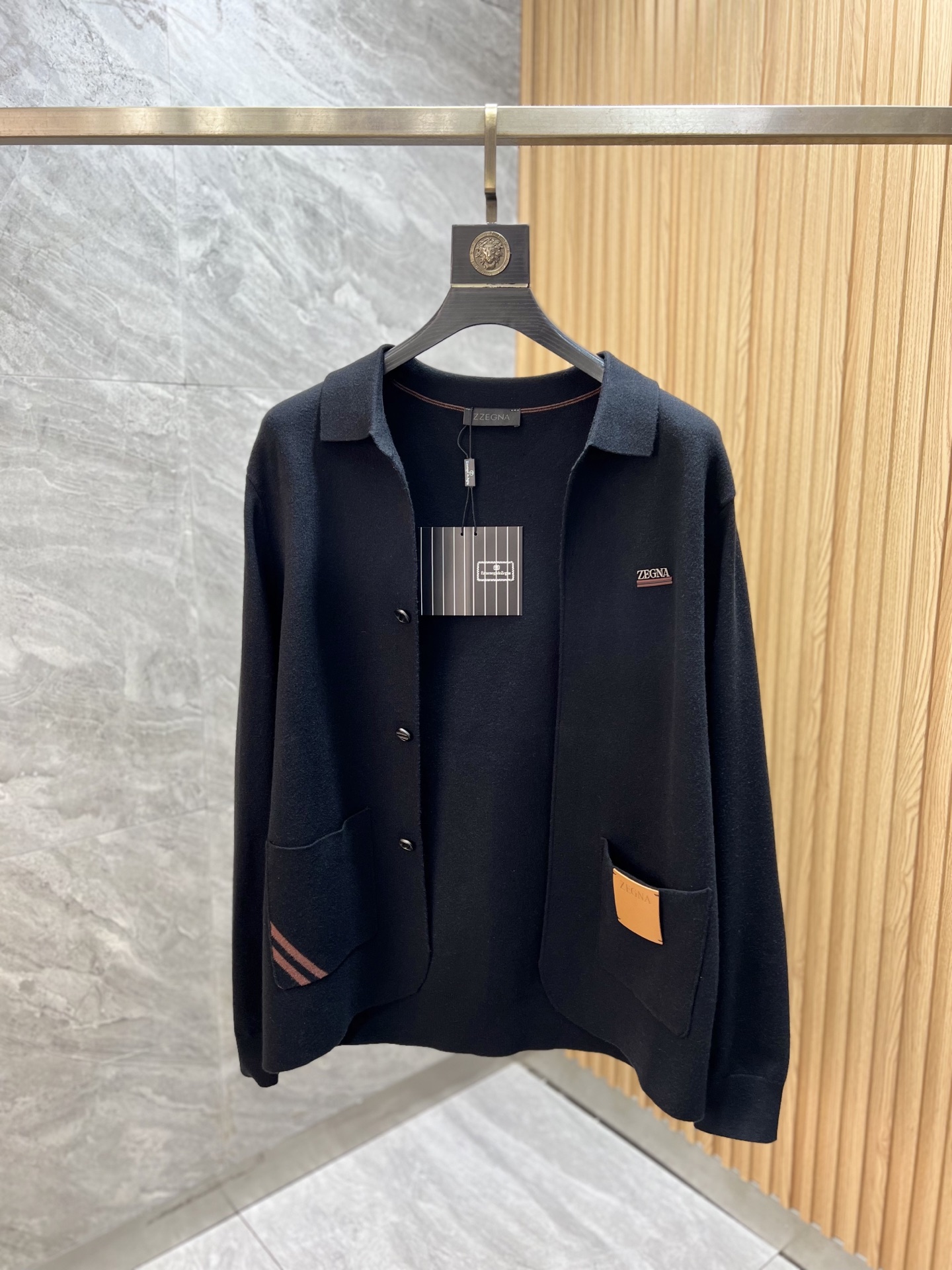NO:612019,zZEGNA/Zegna 2025 autumn and winter new products, complete with three labels, cardigans and sweaters. Good products, no need to introduce too much. Look at the details. Counter size M-XXXL 175/140. Recommend L,,zegna,alexander wang19860909zZEGNA/杰尼亚 2025年秋冬新品上新 三标齐全 开衫羊毛衫 好货不用过多介绍 看细节 专柜码数M-XXXL 175/140建议L,,zegna,alexander wang,Men's clothing