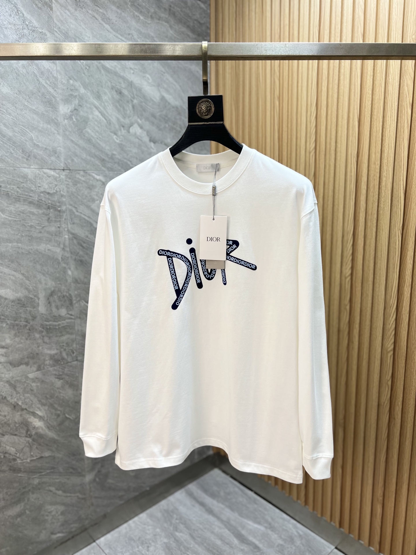 NO:612031,Dior/Dior 2025 autumn and winter new products, complete with three labels, round neck long-sleeved bottoming shirt, good product, no need to introduce too much, look at the details, counter size M-XXXL 175/140, recommended L,, dior, dior, alexander wang19860909Dior/迪奥 2025年秋冬新品上新 三标齐全 圆领长袖打底衫 好货不用过多介绍 看细节 专柜码数M-XXXL 175/140建议L,,dior,dior,alexander wang,Men's clothing