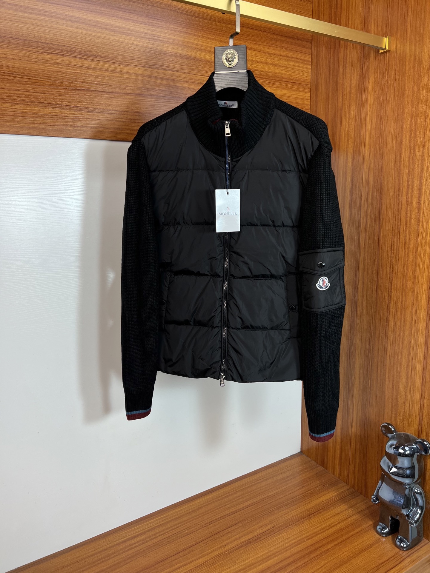 NO:614168,Moncler/Mongolian New Products for Autumn and Winter 2025. Complete with three labels. Patchwork down jacket. Good product. No need to introduce too much. Look at the details. Counter size: M-XXXL /140. Recommend L, Moncler, down jacket, alexander wang19860909Moncler/蒙口 2025年秋冬新品上新 三标齐全 拼接款羽绒服 好货不用过多介绍 看细节 专柜码数M-XXXL /140建议L,,Moncler,down jacket,alexander wang,Men's clothing