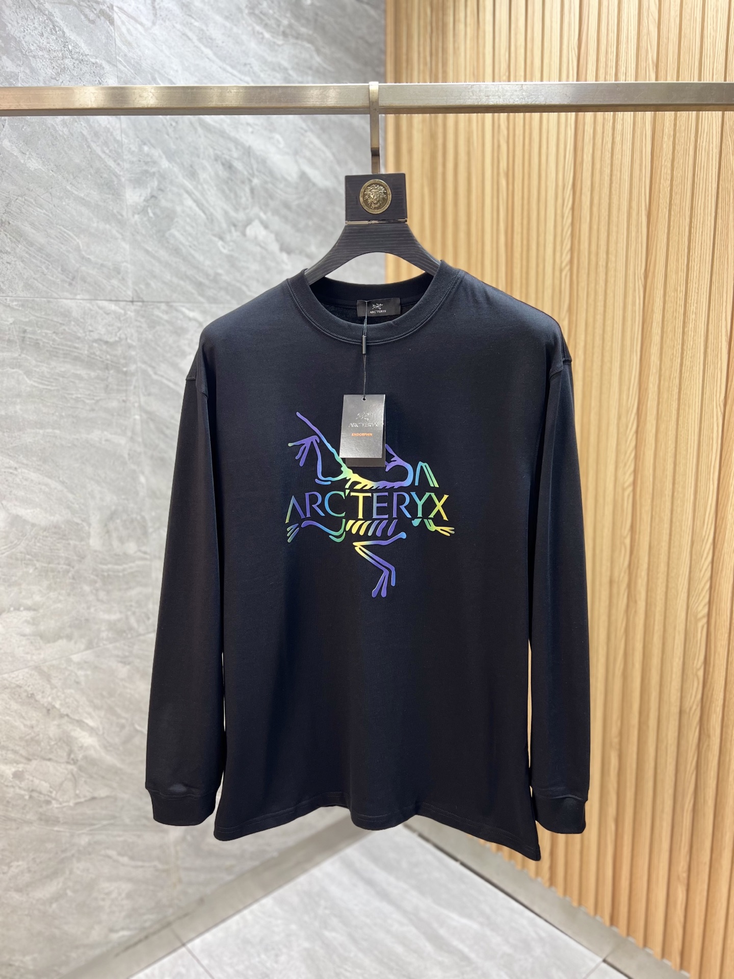 NO:614183,Arc/Arc'teryx 2025 autumn and winter new products, complete with three labels, round neck long-sleeved bottoming shirt, good product without too much introduction, look at the details, counter size M-XXXL /140 recommended L, arc'teryx, alexander wang19860909Arc/始祖鸟 2025年秋冬新品上新 三标齐全 圆领长袖打底衫 好货不用过多介绍 看细节 专柜码数M-XXXL /140建议L,arc'teryx,alexander wang,Men's clothing