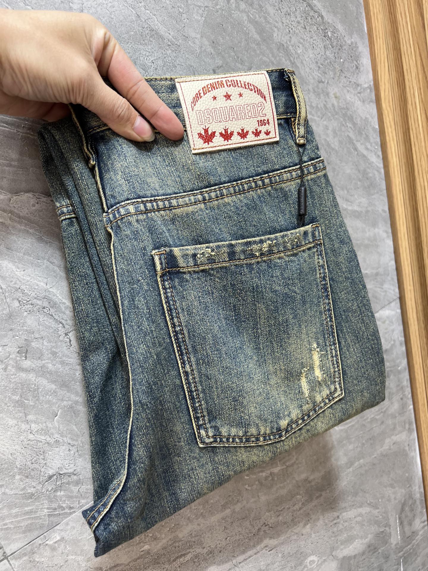 NO:681841,DQ2 2025 autumn and winter new products, complete with three labels, jeans, good products, no need to introduce too much, look at the details, the counter size is 29-38/140, upper body size 32,,jeans,19860909DQ2 2025秋冬新品 三标齐全 牛仔裤 好货不用过多介绍 看细节 专柜码数29-38 /140上身32码,,jeans,,Men's clothing