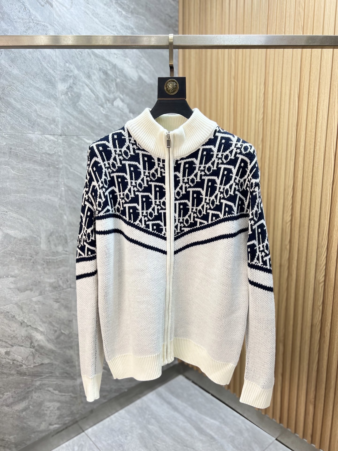 NO:683423,Dior/Dior has new products for autumn and winter, complete with three labels, thickened cardigans, sweater jackets, good products that don’t need to be introduced too much, look at the details, counter size M-XXXL 175/140, recommended L,, dior, dior, jackets & coats, sweaters,19860909Dior/迪奥 年秋冬新品上新 三标齐全 加厚开衫毛衣夹克 好货不用过多介绍 看细节 专柜码数M-XXXL 175/140建议L,,dior,dior,jackets & coats,sweaters,,Men's clothing