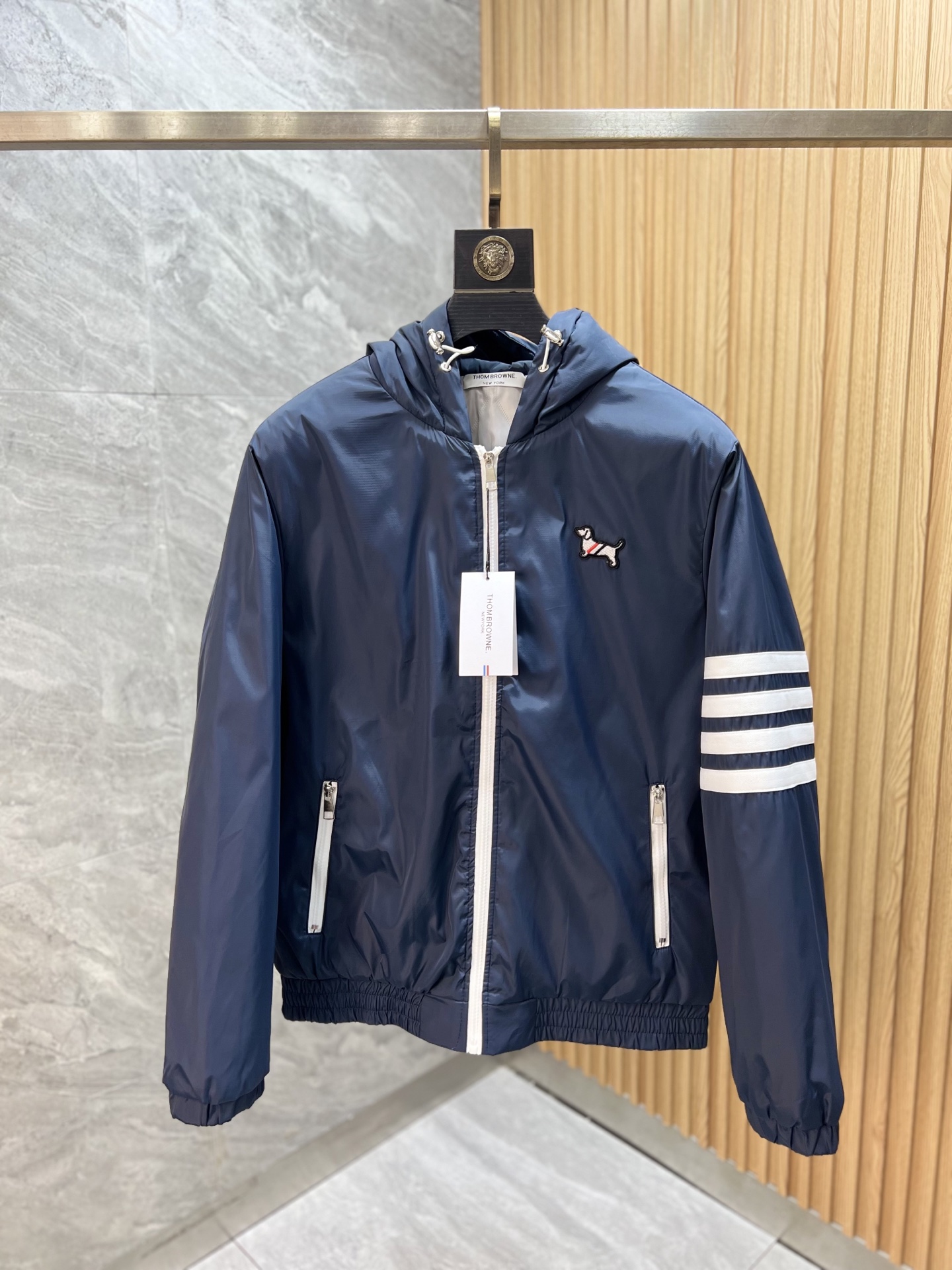 NO:683462,TB has new products for autumn and winter, complete with three standards, cotton jackets and coats. It’s a good product that doesn’t need to be introduced too much. Look at the details. Counter size M-XXXL 175/140. Recommended L,,jackets & coats,jackets & coats,19860909TB 年秋冬新品上新 三标齐全 棉服夹克外套 好货不用过多介绍 看细节 专柜码数M-XXXL 175/140建议L,,jackets & coats,jackets & coats,,Men's clothing