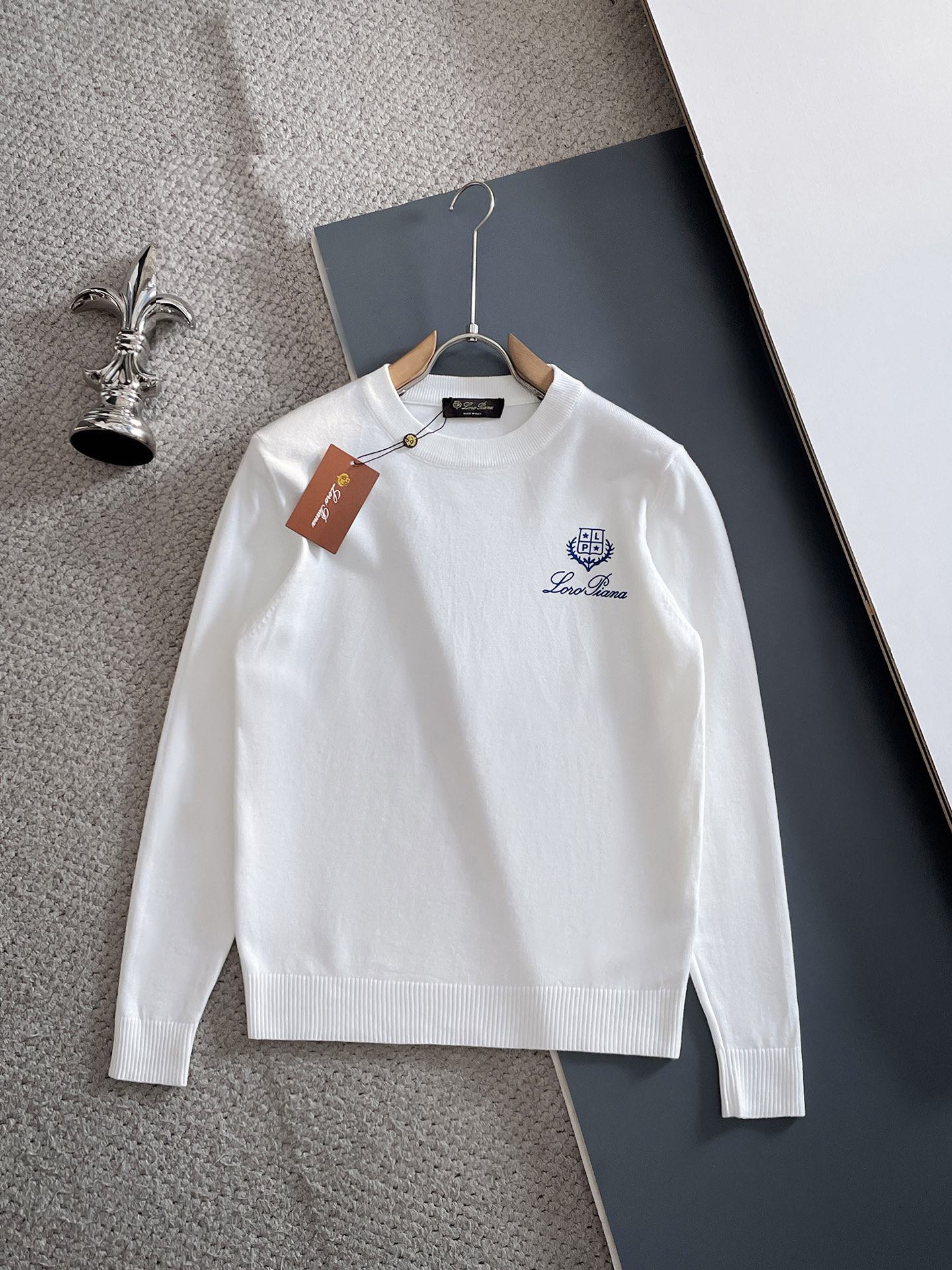 NO:623046,LP New arrivals for autumn and winter, complete with three labels, round neck sweater, counter size M-XXXL/140 recommended L,,loro piana,sweaters,alexander wang19860909LP 年秋冬新品上新 三标齐全 圆领毛衣 专柜码数M-XXXL /140建议L,,loro piana,sweaters,alexander wang,Men's clothing