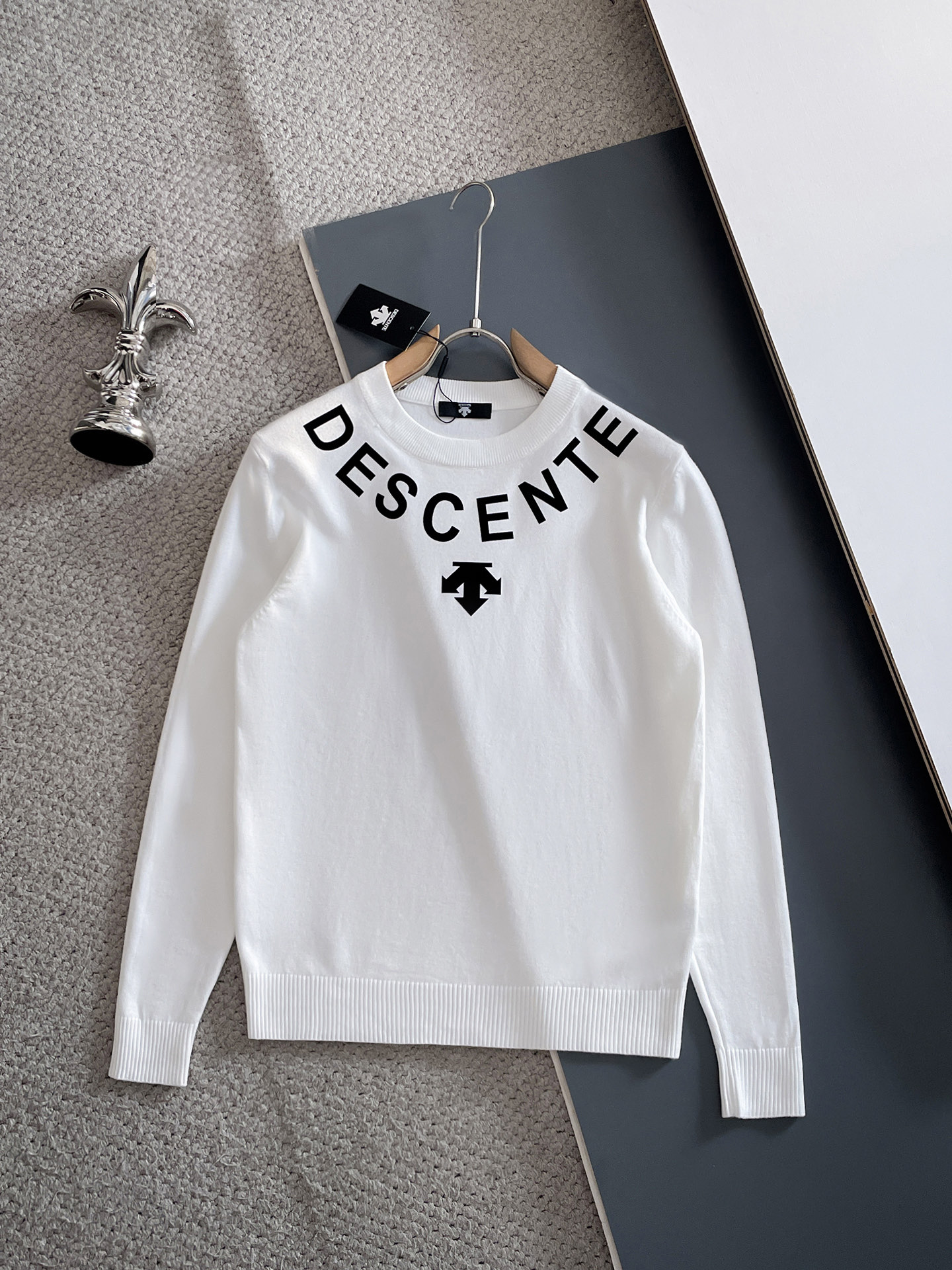 NO:623052,Descente 2025 autumn and winter new products, complete with three labels, round neck sweater, counter size M-XXXL/140, recommended L,,sweaters,alexander wang19860909迪桑特 2025年秋冬新品上新 三标齐全 圆领毛衣 专柜码数M-XXXL /140建议L,,sweaters,alexander wang,Men's clothing