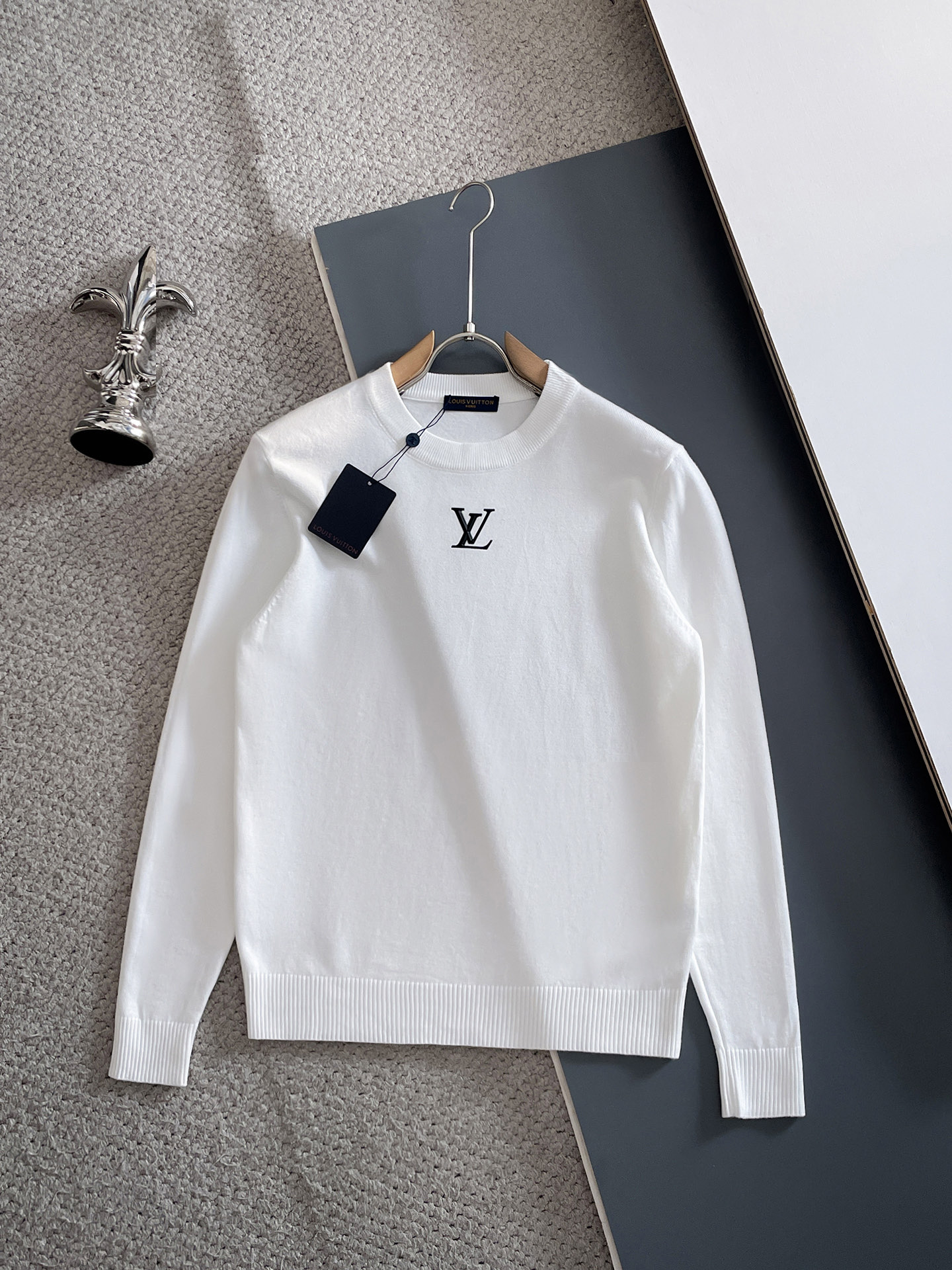 NO:623023,LV/Louis Vuitton 2025 autumn and winter new products, complete with three labels, round neck sweater, counter size M-XXXL /140 recommended L,, louis vuitton, louis vuitton, sweaters, alexander wang19860909LV/路易威登 2025年秋冬新品上新 三标齐全 圆领毛衣 专柜码数M-XXXL /140建议L,,louis vuitton,louis vuitton,sweaters,alexander wang,Men's clothing