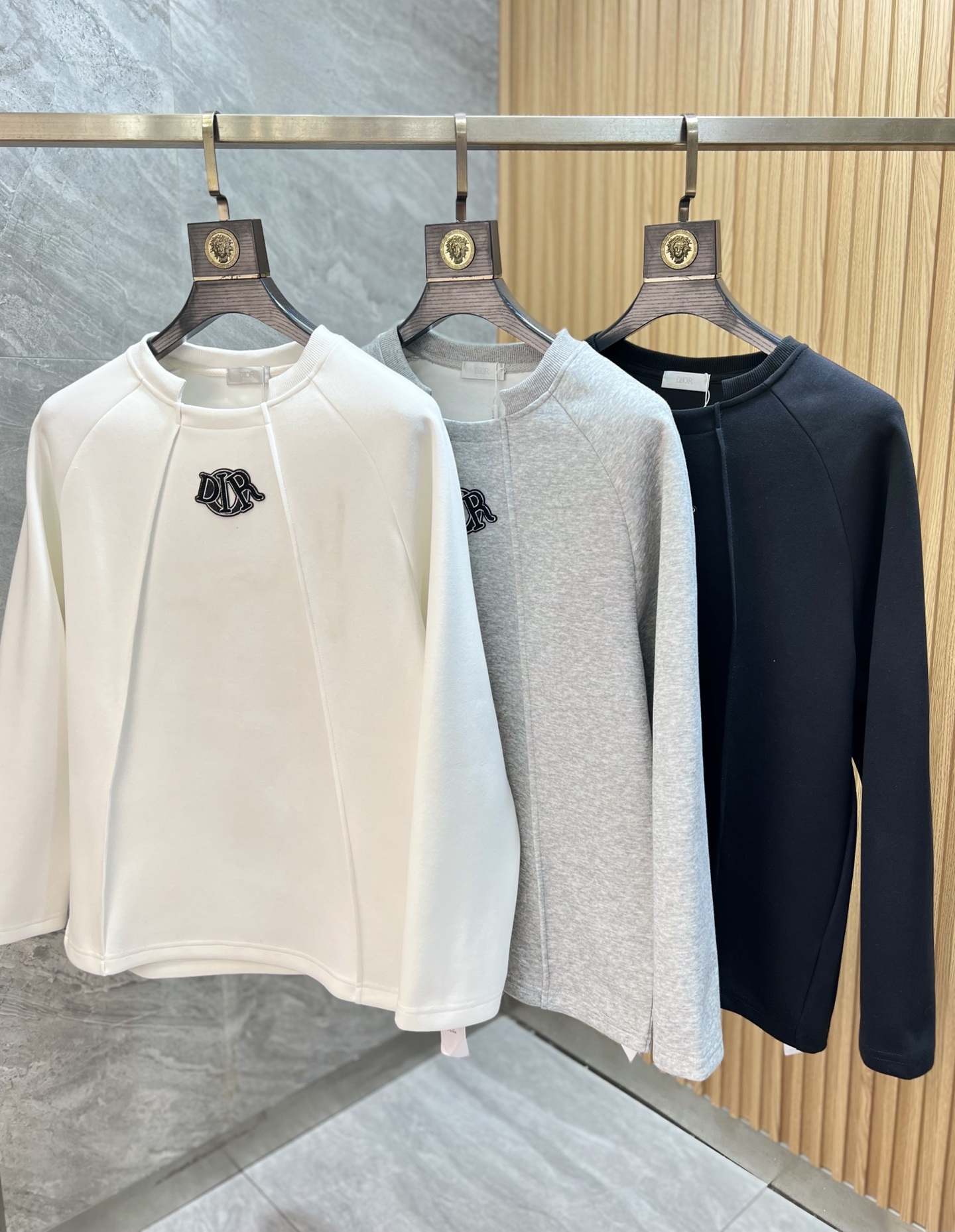 NO:623099,Dior/Dior 2025 autumn and winter new products, complete with three labels, round neck sweatshirt, good product, no need to introduce too much, look at the details, counter size M-XXXL 175/140, recommended L,, dior, dior, hoodie, sweatshirts, alexander wang19860909Dior/迪奥 2025年秋冬新品上新 三标齐全 圆领卫衣 好货不用过多介绍 看细节 专柜码数M-XXXL 175/140建议L,,dior,dior,hoodie,sweatshirts,alexander wang,Men's clothing