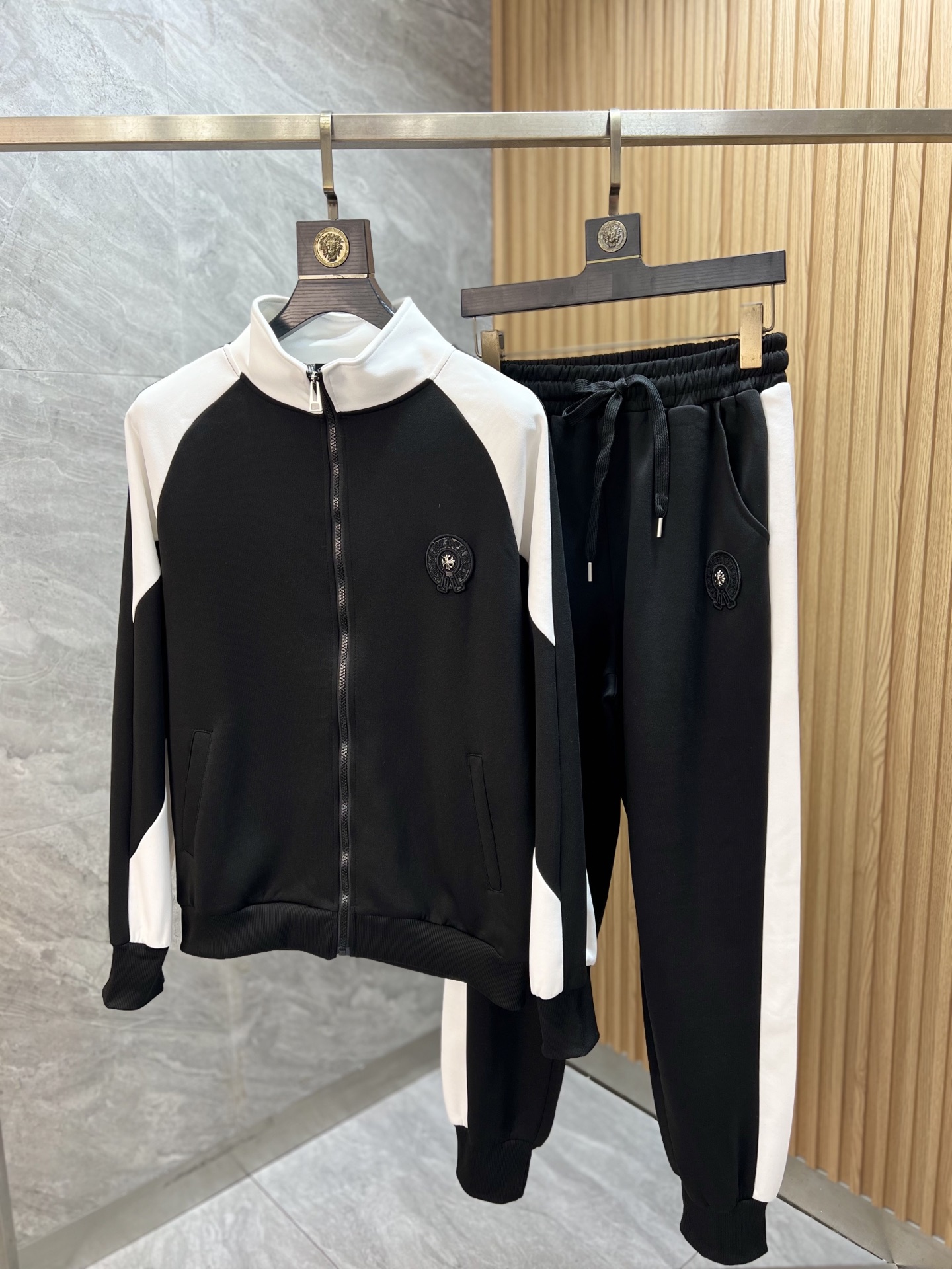 NO:623111,Ch/Chrome Hearts 2025 Autumn and Winter New Products, Complete Three Standards, Fashionable Casual Suits, Good Products Needless to Be Introduced, Look at the Details, Counter Size M-XXXXL 175/140 Recommended L,, chrome hearts, alexander wang19860909Ch/克罗心 2025年秋冬新品上新 三标齐全 时尚休闲套装 好货不用过多介绍 看细节 专柜码数M-XXXXL 175/140建议L,,chrome hearts,alexander wang,Men's clothing