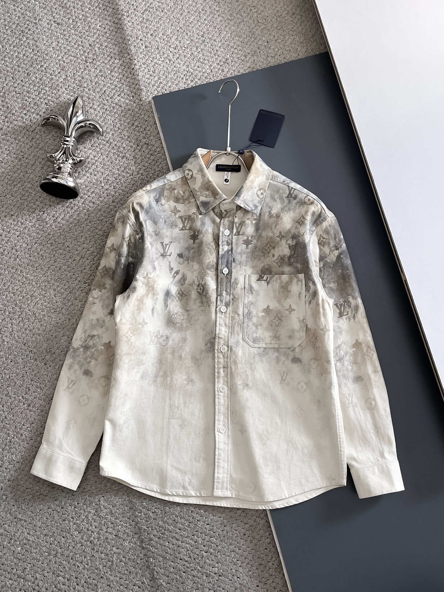 NO:628187,LV/Louis Vuitton 2025 autumn and winter new products, complete with three labels, shirt size M-L-XL-XXL /140 recommended L,, louis vuitton, louis vuitton, shirts, alexander wang19860909LV/路易威登 2025年秋冬新品上新 三标齐全 衬衫 码数M-L-XL-XXL /140建议L,,louis vuitton,louis vuitton,shirts,alexander wang,Men's clothing