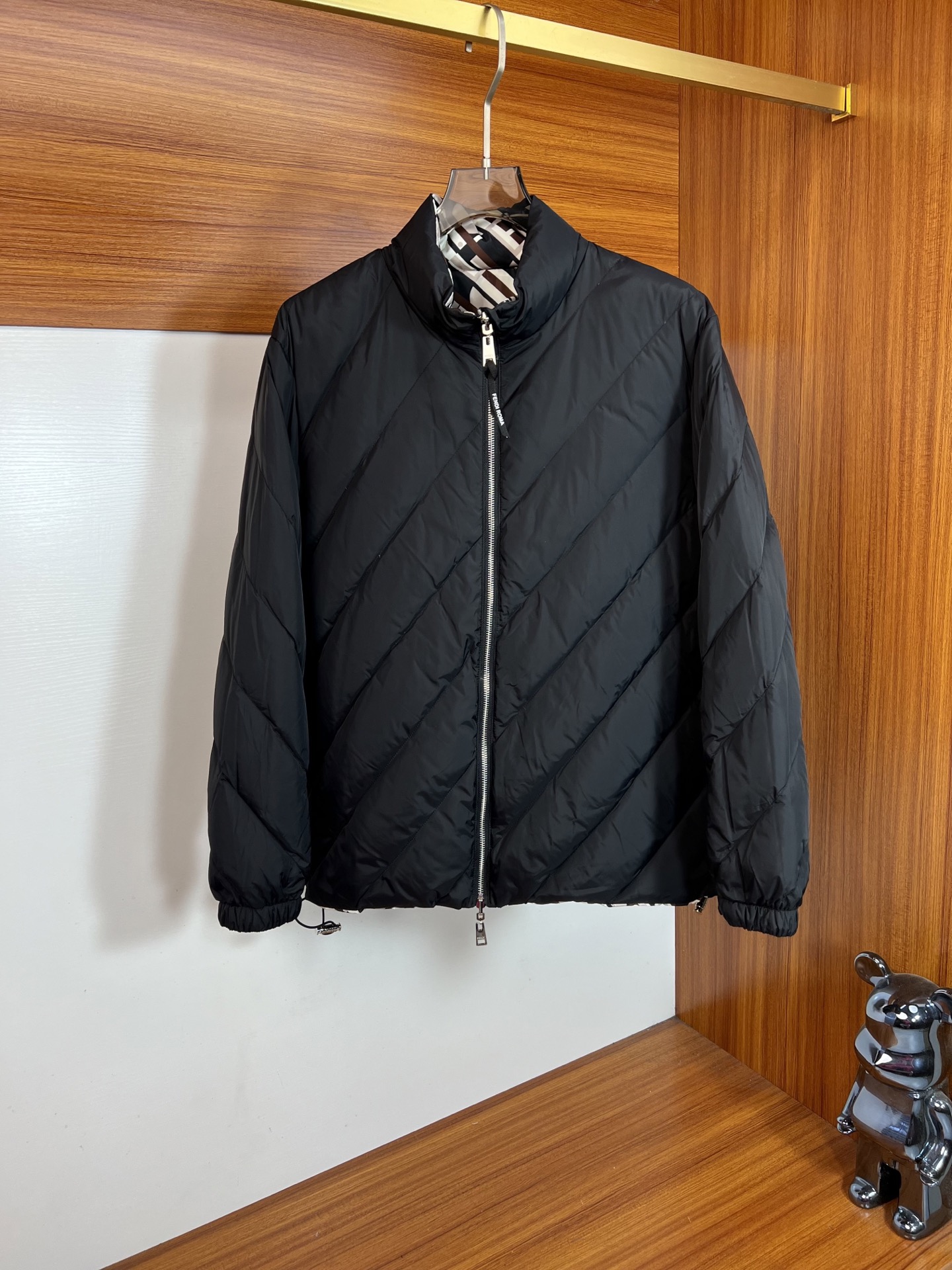 NO:624997,Fendi/Fendi 2025 autumn and winter new products, complete with three standards, full and plump 90 white goose down, double-sided down jacket, good product without too much introduction, look at the details, counter size M-XXL /140 recommended M,, fendi, fendi, down jacket, alexander wang19860909Fendi/芬迪 2025年秋冬新品上新 三标齐全 充实饱满90白鹅绒 双面穿 羽绒服 好货不用过多介绍 看细节 专柜码数M-XXL /140建议M,,fendi,fendi,down jacket,alexander wang,Men's clothing