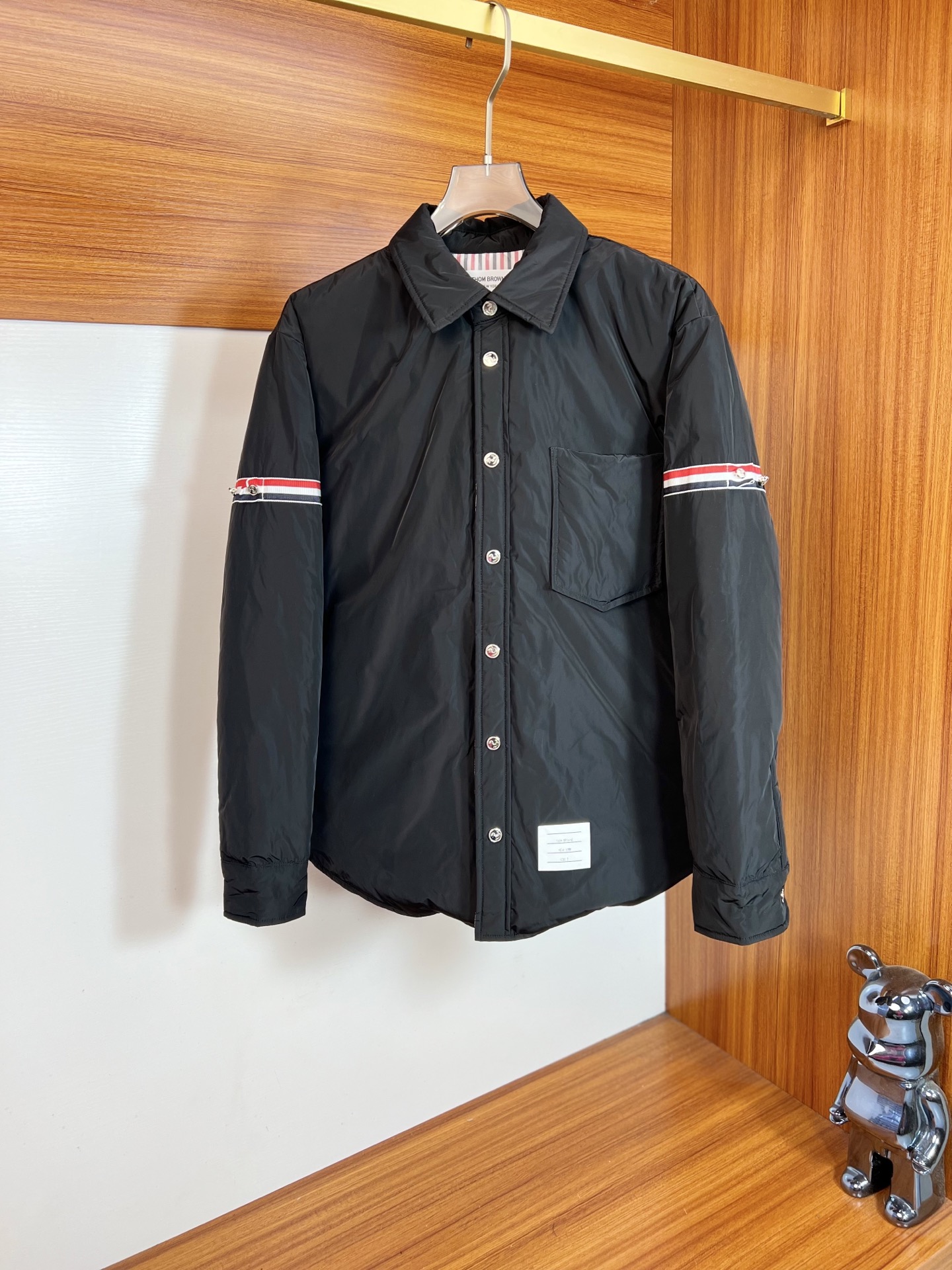 NO:624989,TB 2025 autumn and winter new products, complete with three standards, full and plump 90 white goose down down jacket, good product, no need to introduce too much, look at the details, counter size M-XXL /140 recommended M,, down jacket, alexander wang19860909TB 2025年秋冬新品上新 三标齐全 充实饱满90白鹅绒 羽绒服 好货不用过多介绍 看细节 专柜码数M-XXL /140建议M,,down jacket,alexander wang,Men's clothing