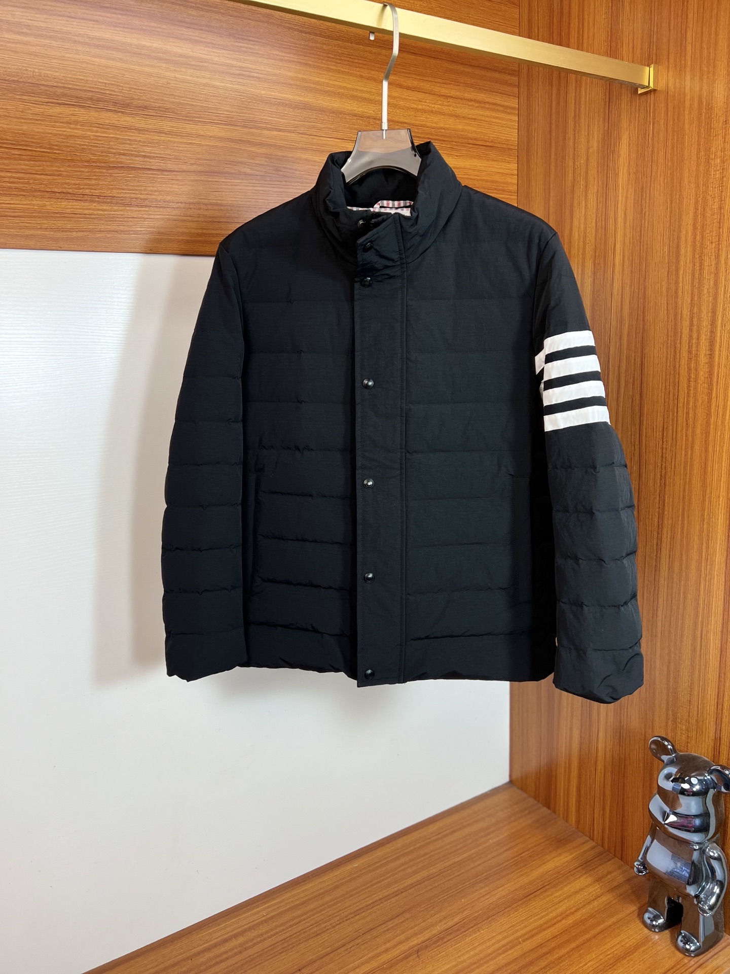 NO:624980,TB 2025 autumn and winter new products, complete with three standards, full and plump 90 white goose down down jacket, good product, no need to introduce too much, look at the details, counter size M-XXL /140 recommended M,, down jacket, alexander wang19860909TB 2025年秋冬新品上新 三标齐全 充实饱满90白鹅绒 羽绒服 好货不用过多介绍 看细节 专柜码数M-XXL /140建议M,,down jacket,alexander wang,Men's clothing