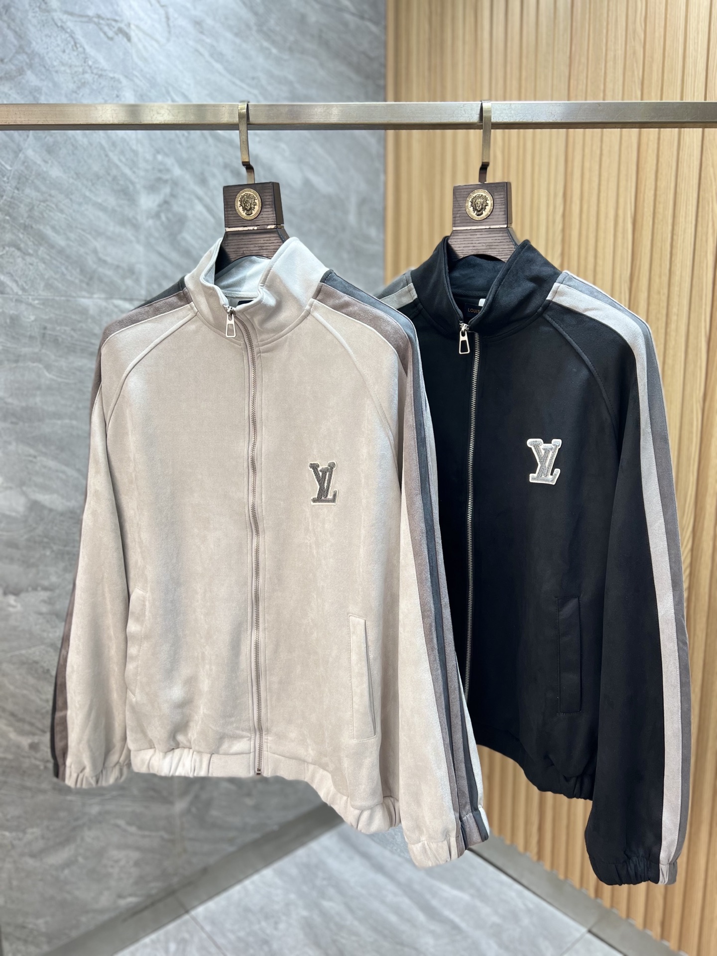 NO:625012,LV/Louis Vuitton 2025 autumn and winter new products, complete with three labels, jackets and coats, good products, no need to introduce too much, look at the details, counter size M-XXXL /140 recommended L,, louis vuitton, louis vuitton, jackets & coats, jackets & coats, alexander wang19860909LV/路易威登 2025秋冬新品 三标齐全 夹克外套 好货不用过多介绍 看细节 专柜码数 M-XXXL /140建议L,,louis vuitton,louis vuitton,jackets & coats,jackets & coats,alexander wang,Men's clothing