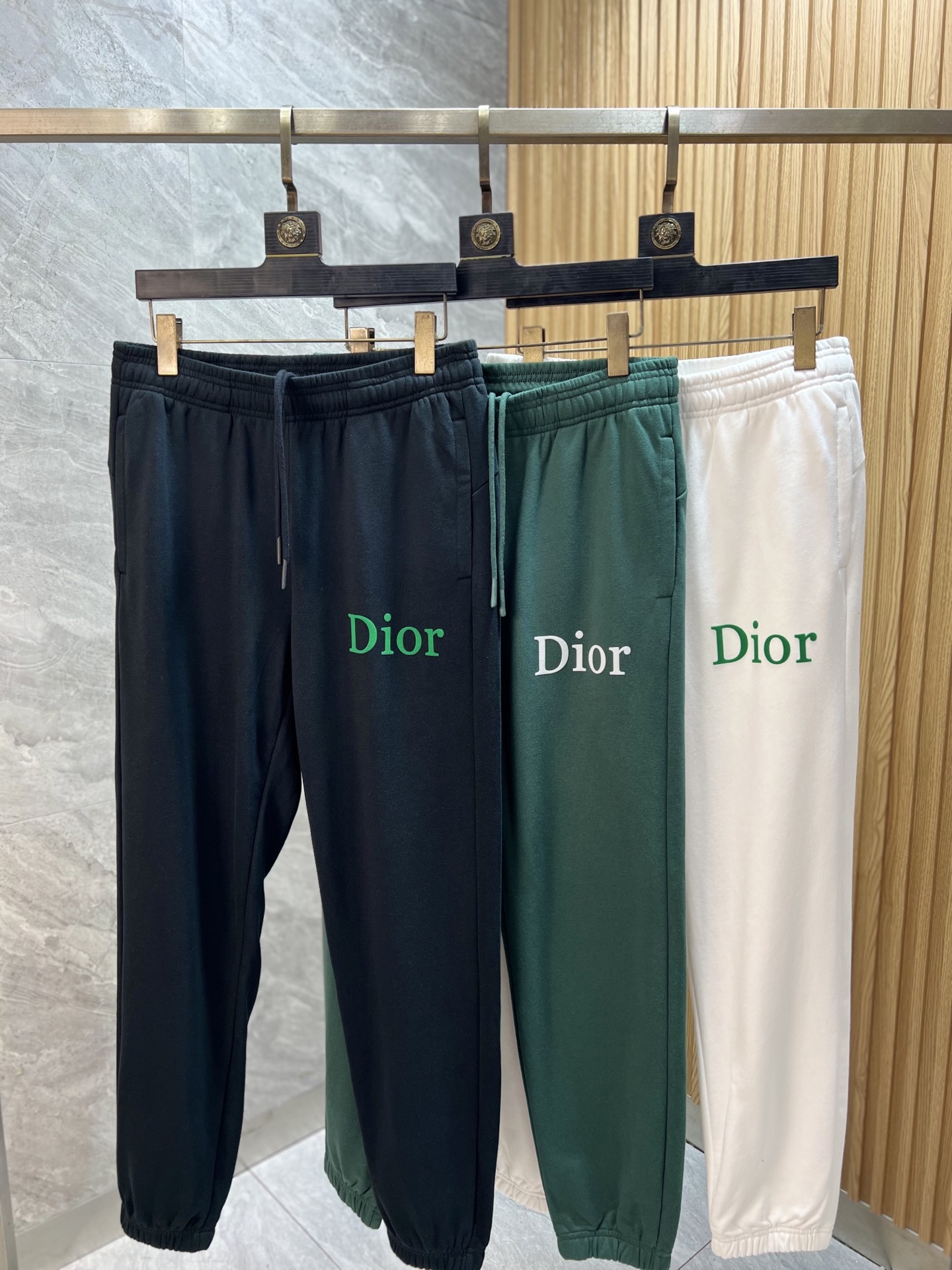NO:628322,Dior/Dior 2025 autumn and winter new products, complete with three labels, casual pants, good products, no need to introduce too much, look at the details, counter size M-XXL 175/140 upper body L,, dior, dior, alexander wang19860909Dior/迪奥 2025秋冬新品 三标齐全 休闲裤 好货不用过多介绍 看细节 专柜码数M-XXL 175/140上身L,,dior,dior,alexander wang,Men's clothing