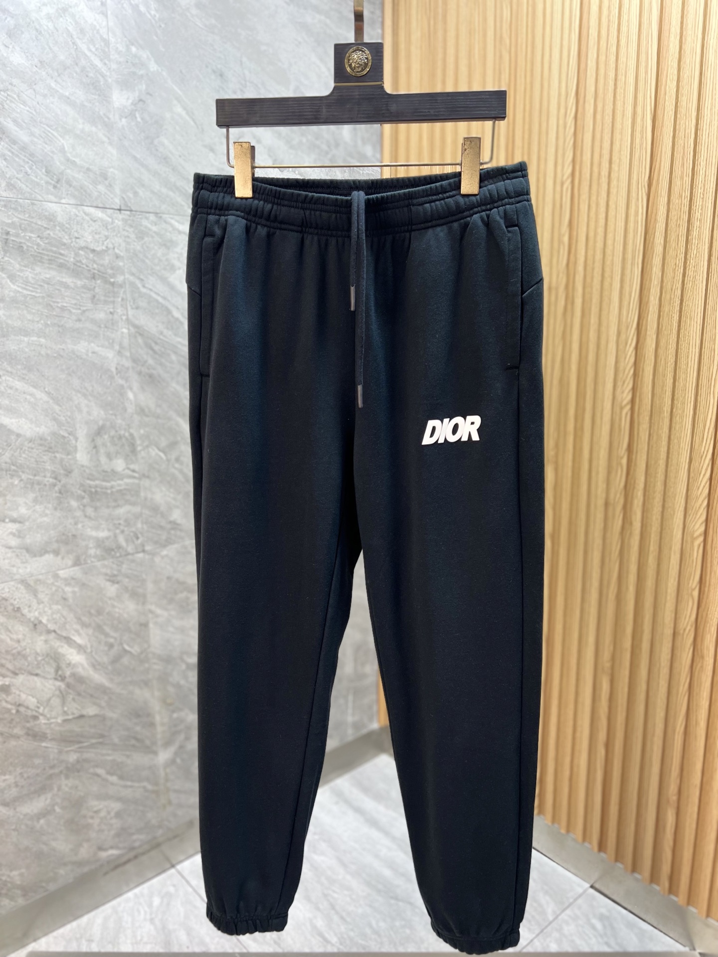 NO:644266,Dior/Dior 2025 autumn and winter new products, complete with three labels, casual pants, good products, no need to introduce too much, look at the details, counter size M-XXL 175/140 upper body L,, dior, dior, alexander wang19860909Dior/迪奥 2025秋冬新品 三标齐全 休闲裤 好货不用过多介绍 看细节 专柜码数M-XXL 175/140上身L,,dior,dior,alexander wang,Men's clothing