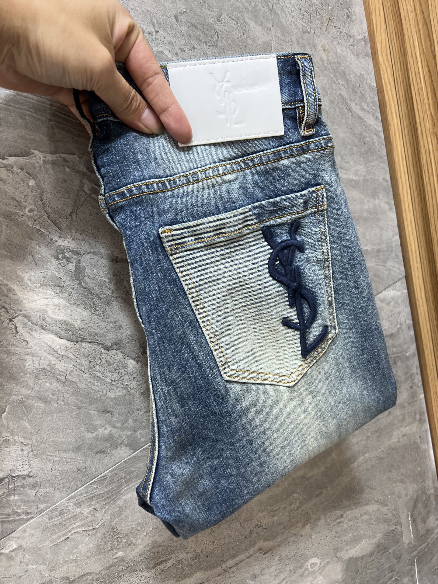 NO:647187,/ Saint Laurent 2025 autumn and winter new products, complete with three labels, jeans, good products, no need to introduce too much, look at the details, counter size 29-38, 175/140, upper body size 32, saint laurent, jeans, alexander wang19860909/圣罗兰 2025秋冬新品 三标齐全 牛仔裤 好货不用过多介绍 看细节 专柜码数29-38 175/140上身32码,,saint laurent,jeans,alexander wang,Men's clothing