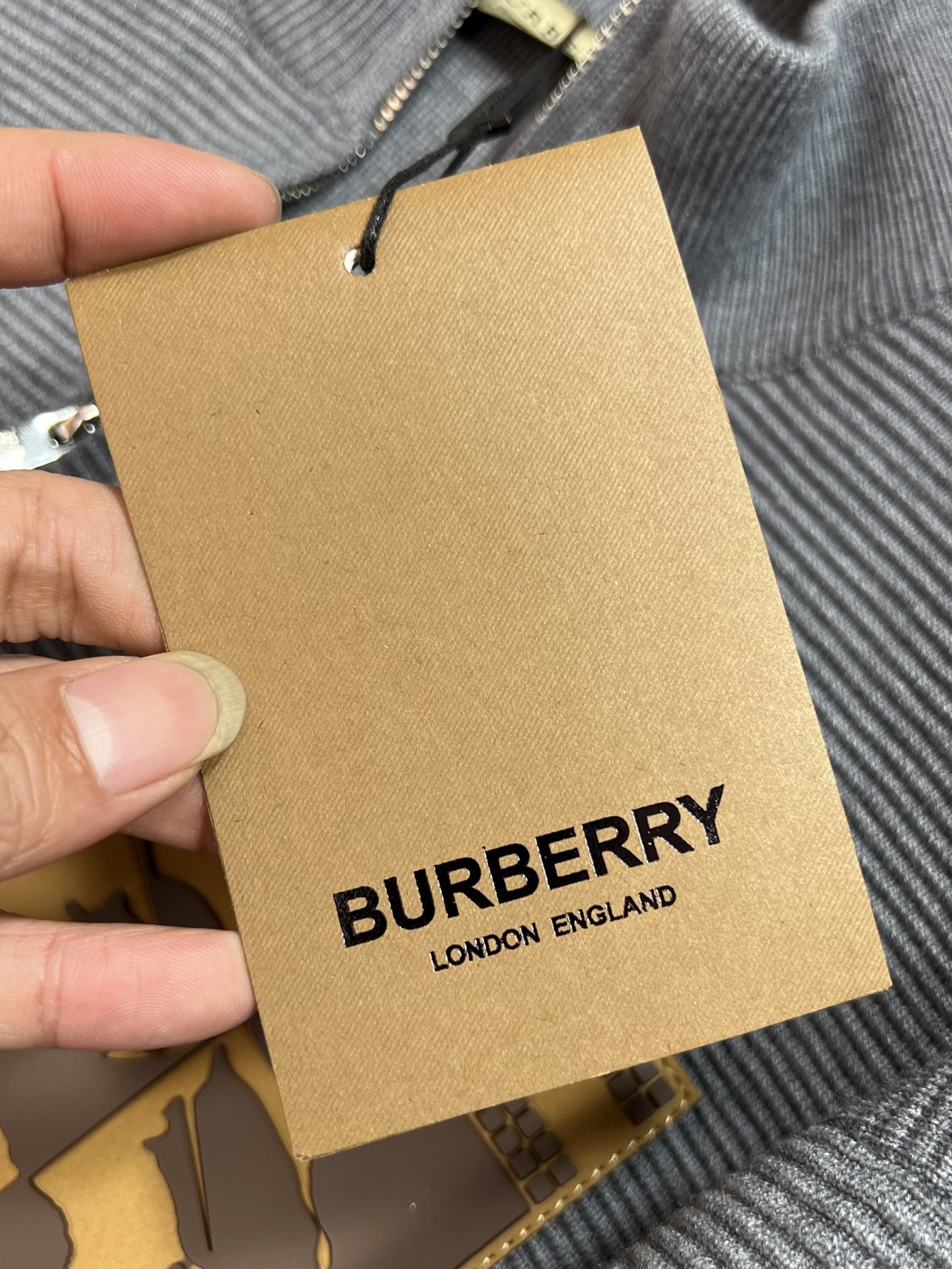 Burberry/巴宝莉 2025年秋冬新品上新 三标齐全 开衫加厚羊毛衫 好货不用过多介绍 看细节 专