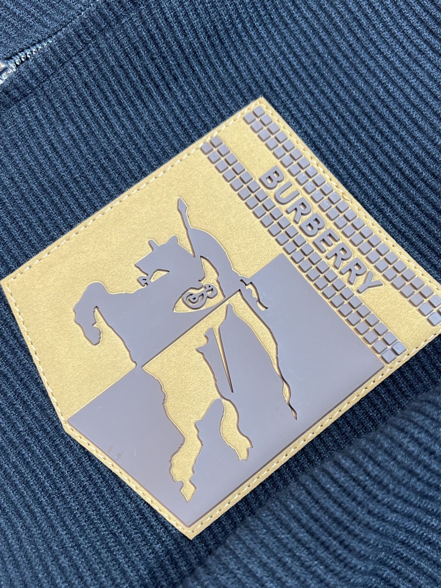 Burberry/巴宝莉 2025年秋冬新品上新 三标齐全 开衫加厚羊毛衫 好货不用过多介绍 看细节 专