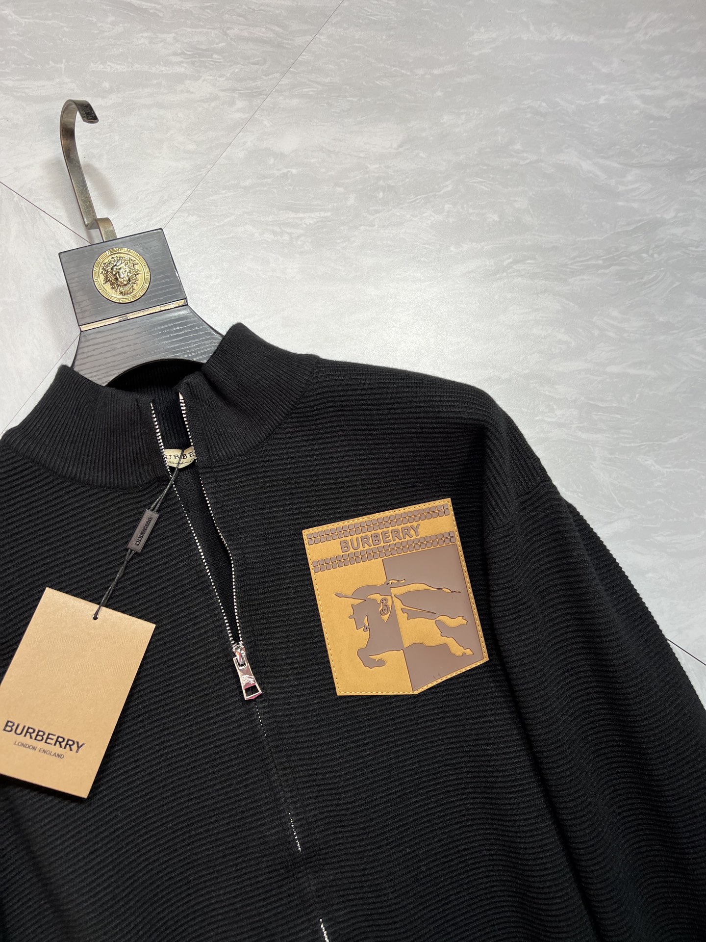 Burberry/巴宝莉 2025年秋冬新品上新 三标齐全 开衫加厚羊毛衫 好货不用过多介绍 看细节 专