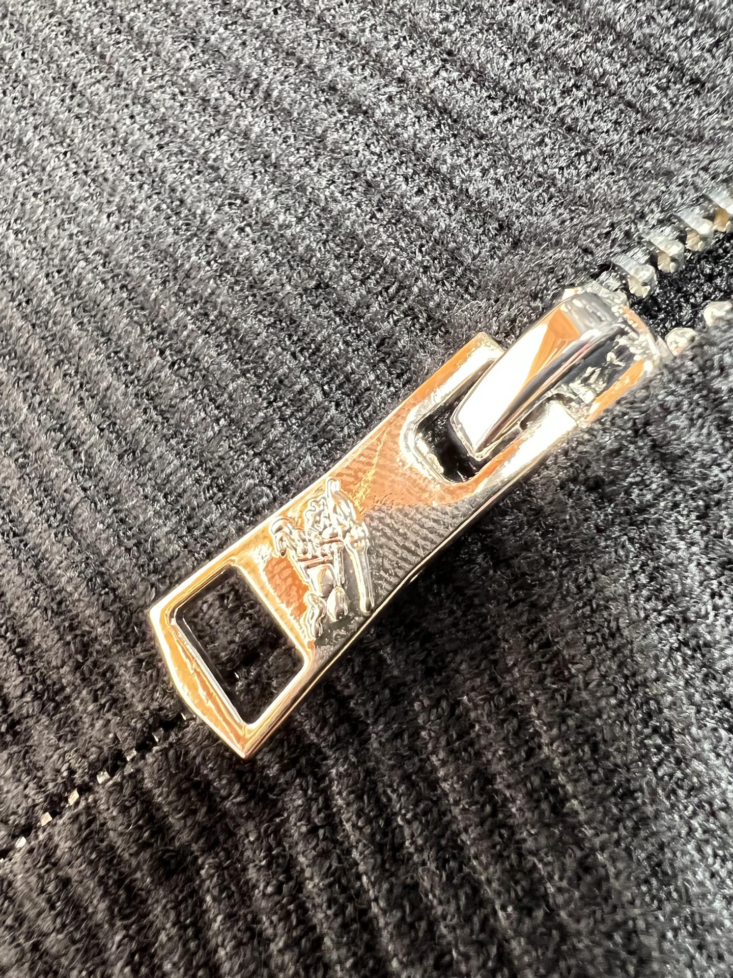 Burberry/巴宝莉 2025年秋冬新品上新 三标齐全 开衫加厚羊毛衫 好货不用过多介绍 看细节 专