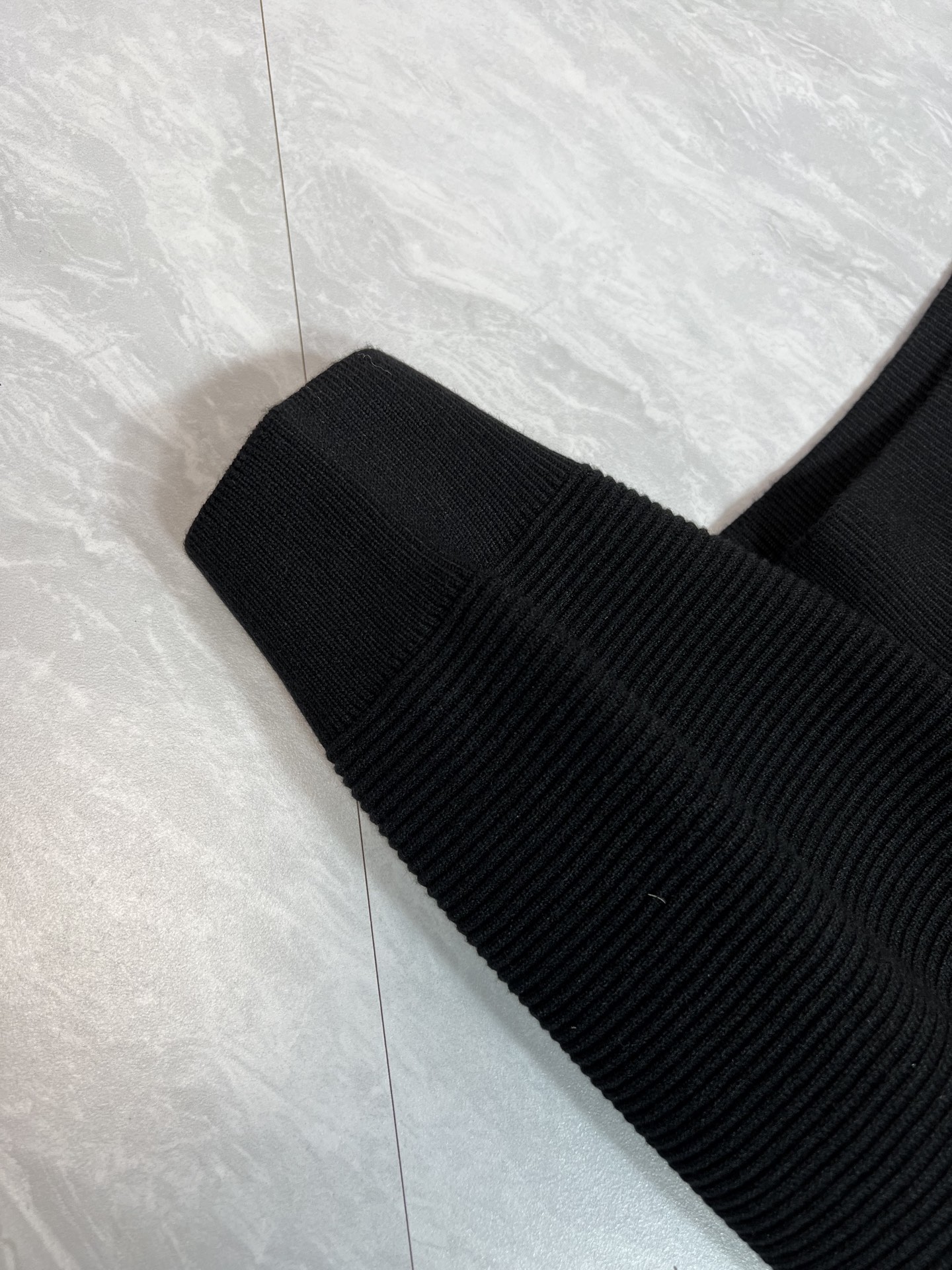 Burberry/巴宝莉 2025年秋冬新品上新 三标齐全 开衫加厚羊毛衫 好货不用过多介绍 看细节 专